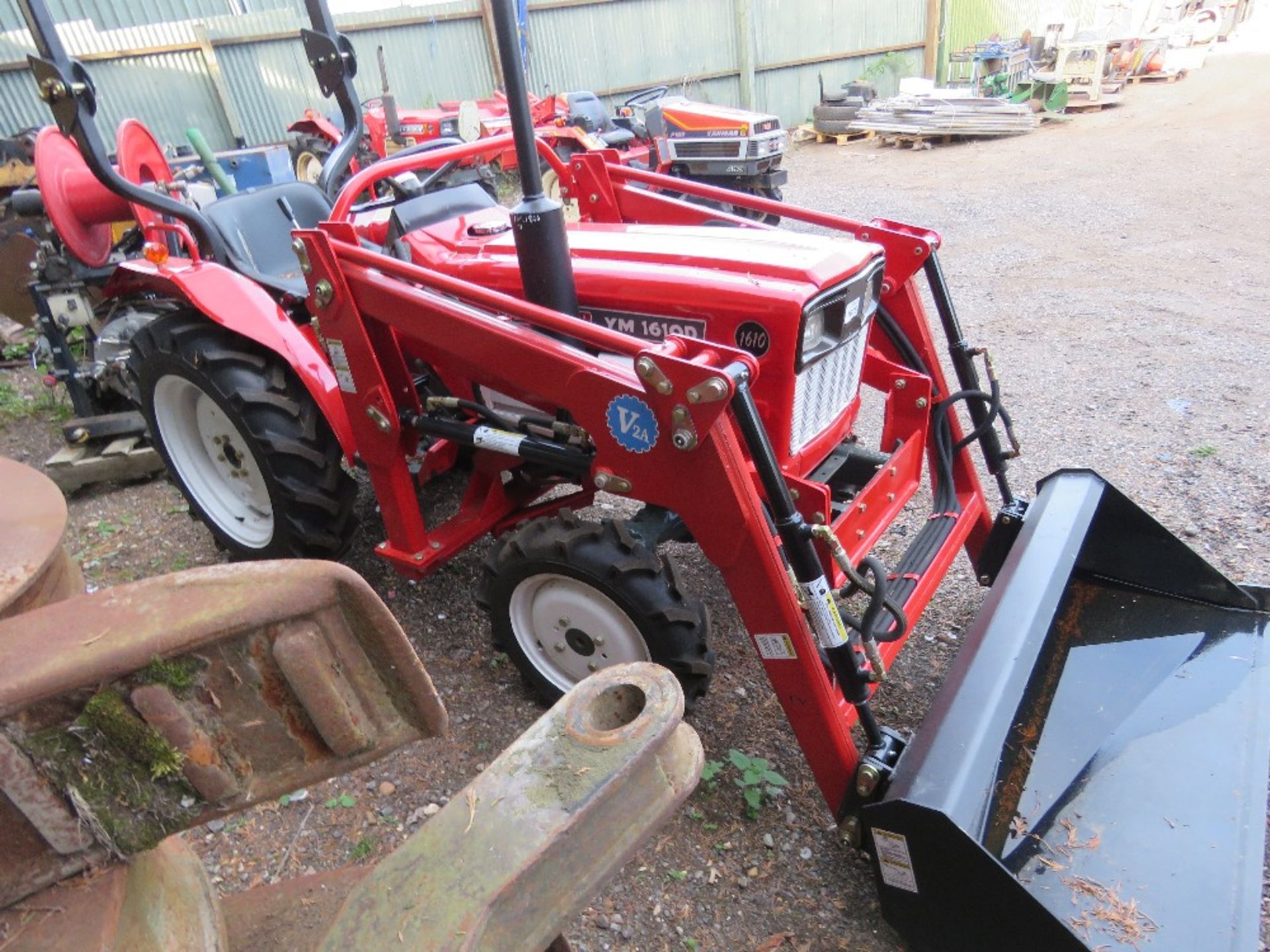 YANMAR YM1610D 4WD COMPACT AGRICULTURAL TRACTOR WITH REAR LINK ARMS AND UNUSED V2A FOREND LOADER WI - Image 8 of 11