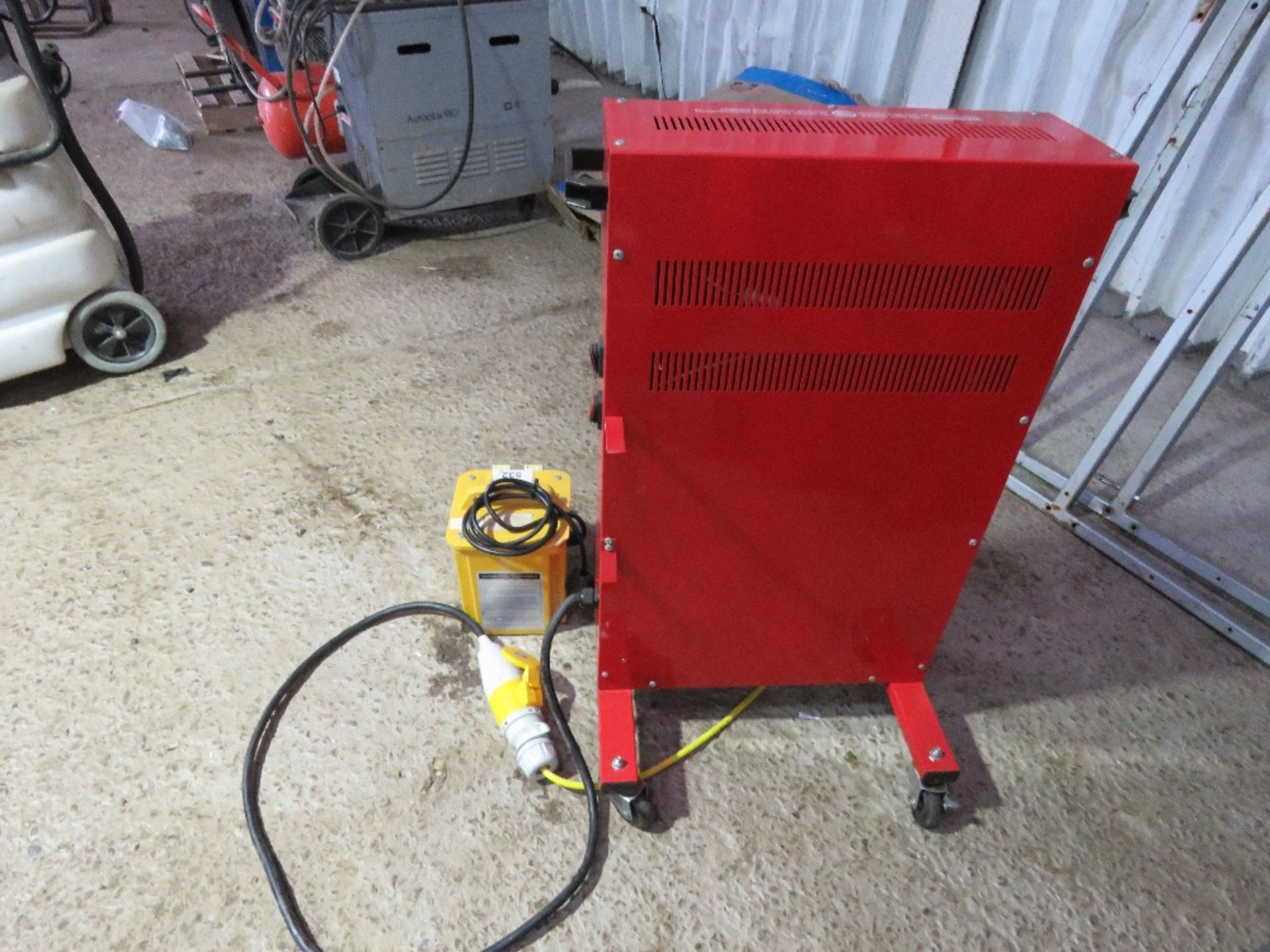 ELITE RADIANT HEATER PLUS A TRANSFORMER. THIS LOT IS SOLD UNDER THE AUCTIONEERS MARGIN SCHEME, TH - Image 3 of 3