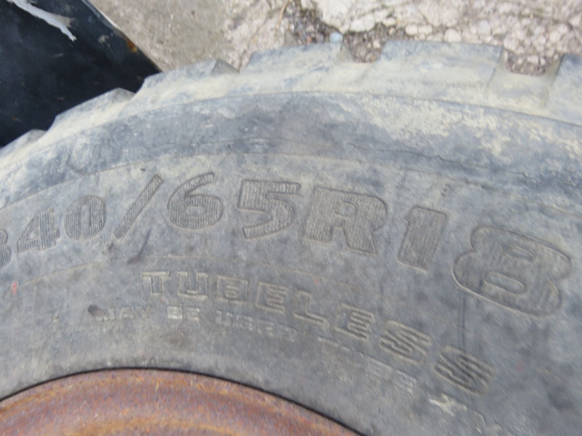 2 X AGRICULTURAL TRAILER / IMPLEMENT WHEELS AND TYRES. THIS LOT IS SOLD UNDER THE AUCTIONEERS MAR - Image 3 of 4