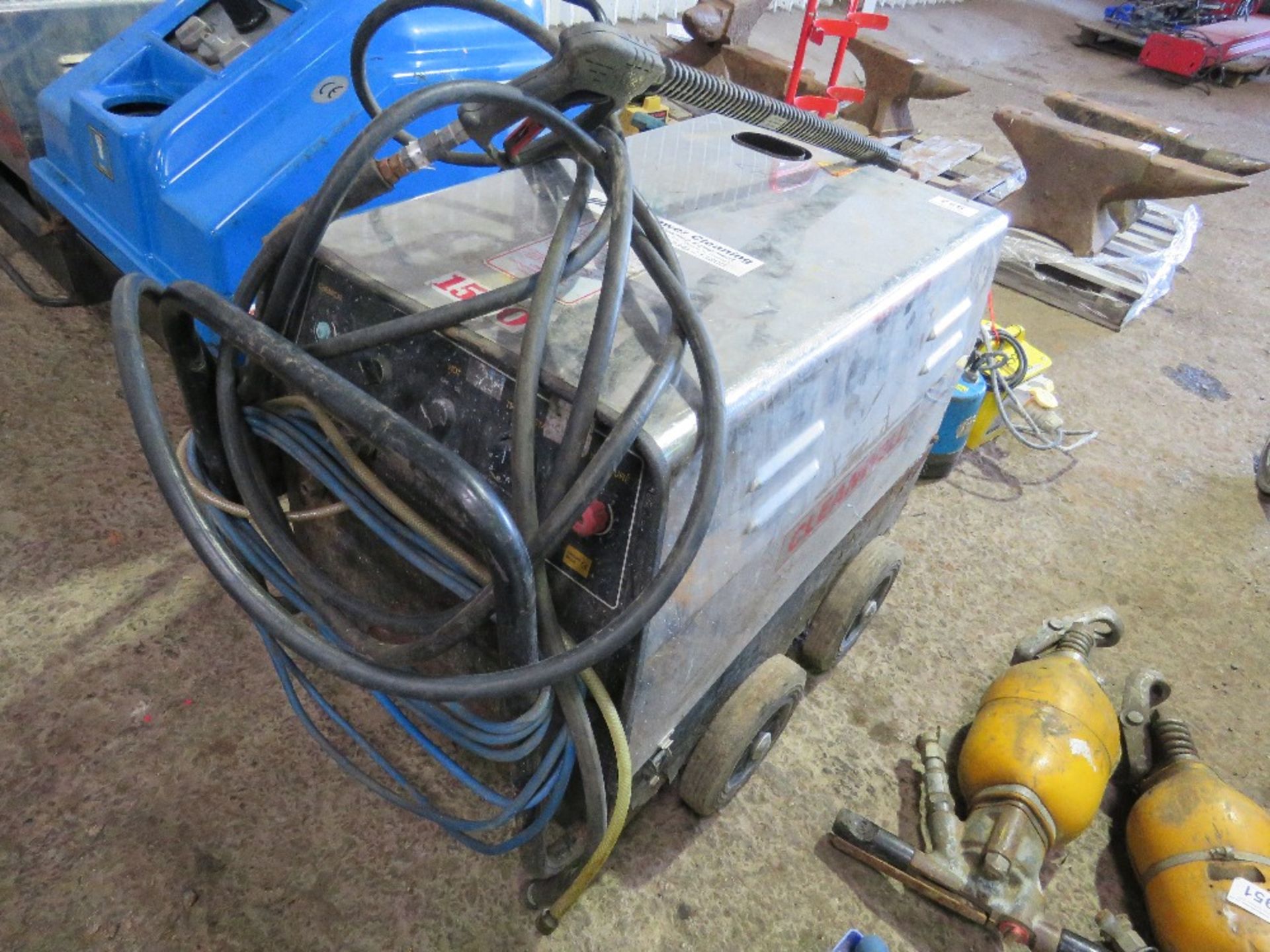 CLEANWELL 240V STEAM CLEANER WITH HOSE AND LANCE - Image 3 of 5