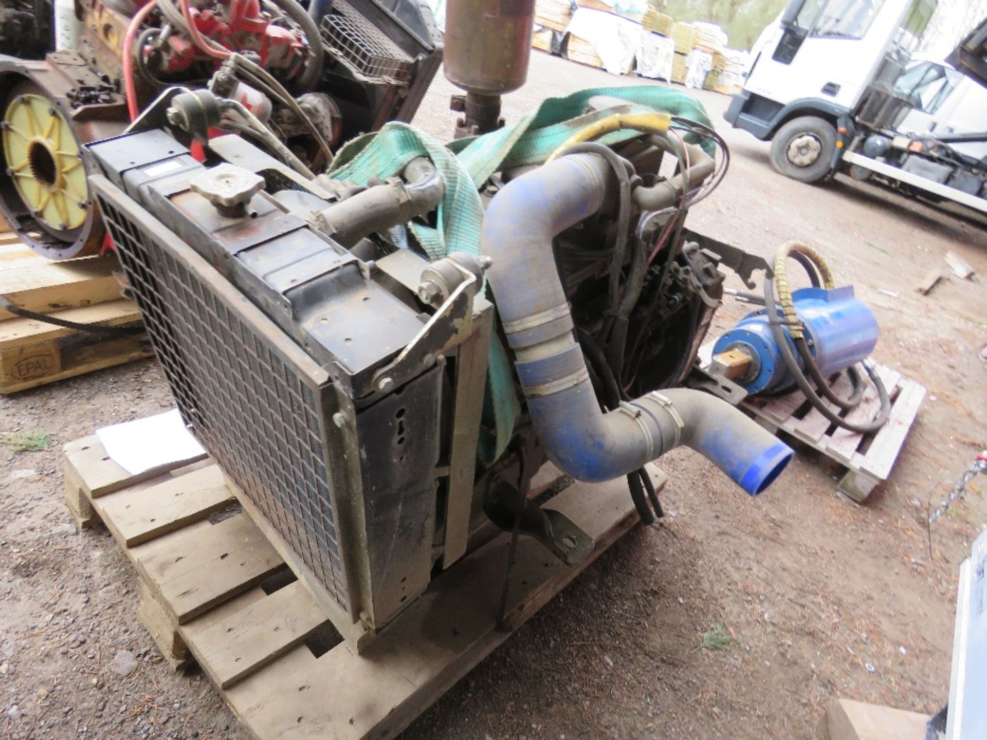 IVECO WATER COOLED ENGINE TYPE F4GE-0404A RUNNING WHEN REMOVED AS PART OF LOW EMMISSION PILING MACH - Image 2 of 8