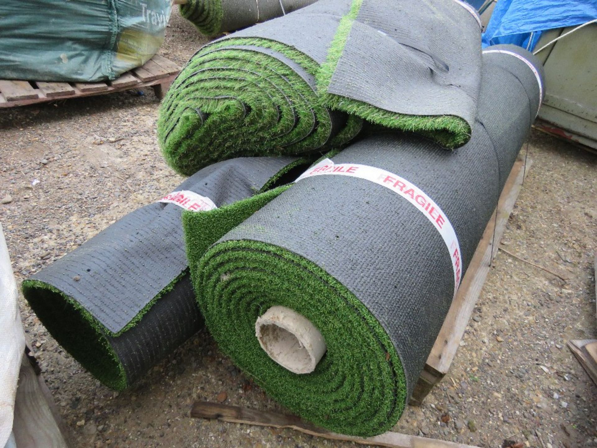 3 X ROLLS OF QUALITY ASTRO TURF GRASS 3-5FT WIDTH APPROX. THIS LOT IS SOLD UNDER THE AUCTIONEERS - Image 2 of 4