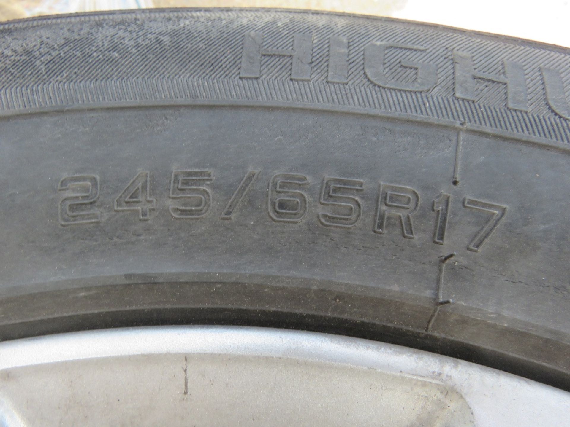 4NO MITSUBISHI 4WD ALLOY WHEELS AND TYRES 245/65R17 SIZE. THIS LOT IS SOLD UNDER THE AUCTIONEERS MAR - Image 6 of 8