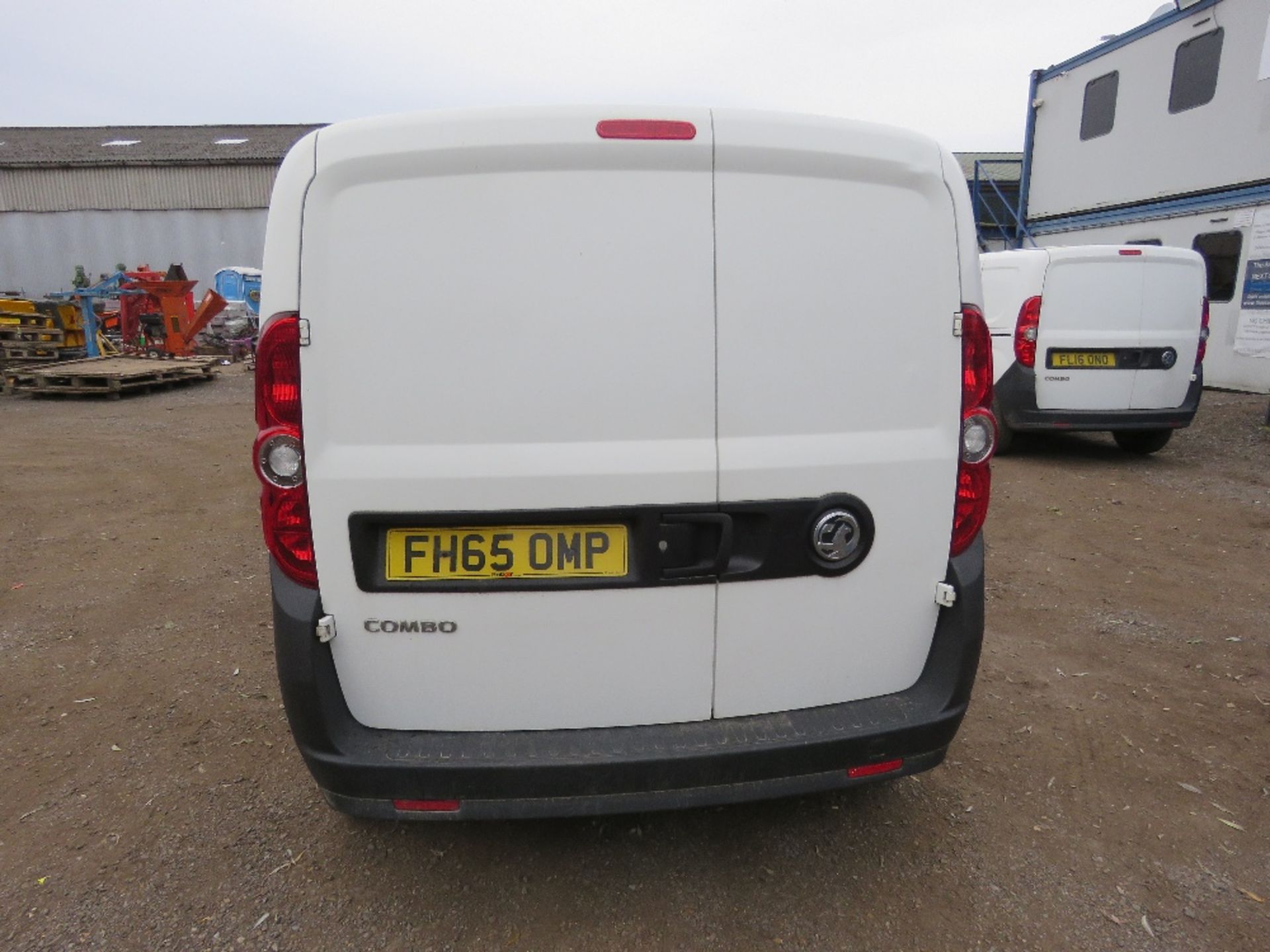 VAUXHALL COMBO L1H1-CDTI FIVE SEATER VAN REG: FH65 OMP. 114, 526 RECORDED MILES. 2 KEYS. WITH V5 (OW - Image 3 of 14