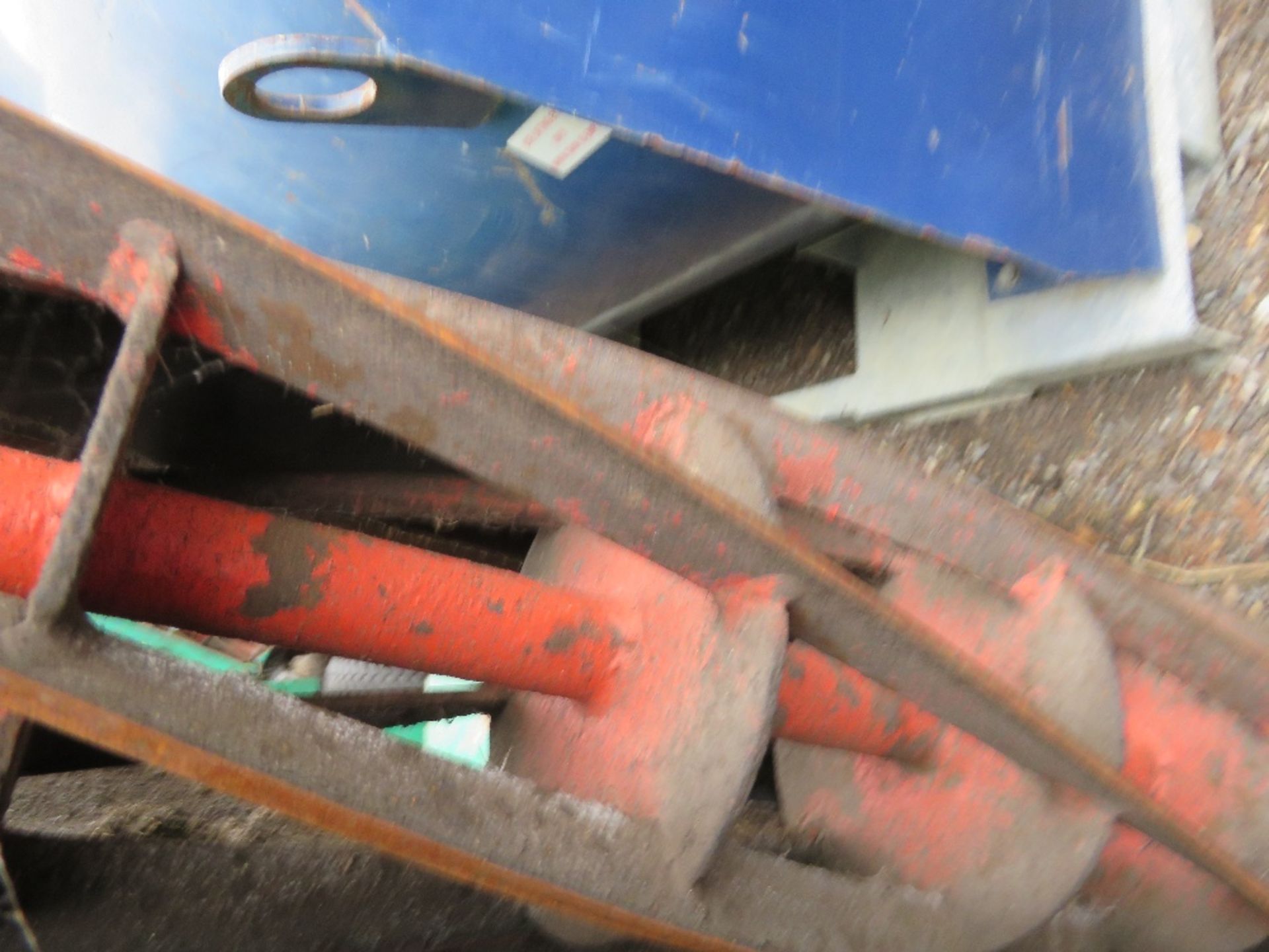 RANSOMES TRIPLE RIDE ON MOWER WITH KUBOTA ENGINE. BEEN IN STORAGE FOR SOME TIME. WHEN BRIEFLY TESTED - Image 8 of 8