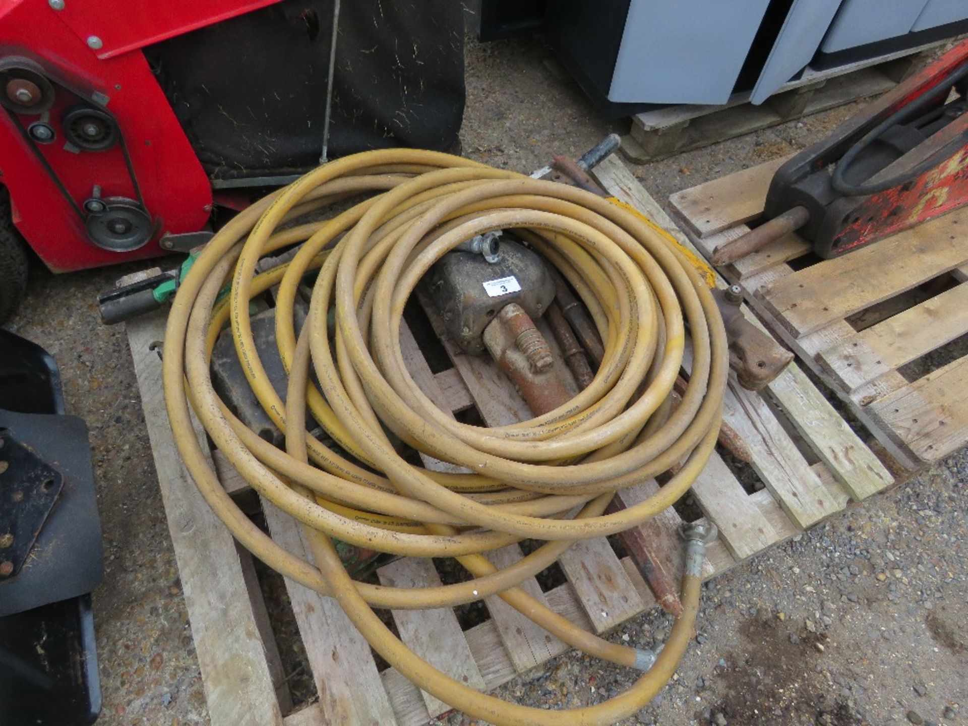 4 X ASSORTED AIR BREAKERS PLUS POINTS AND HOSES. THIS LOT IS SOLD UNDER THE AUCTIONEERS MARGIN SC - Image 5 of 5