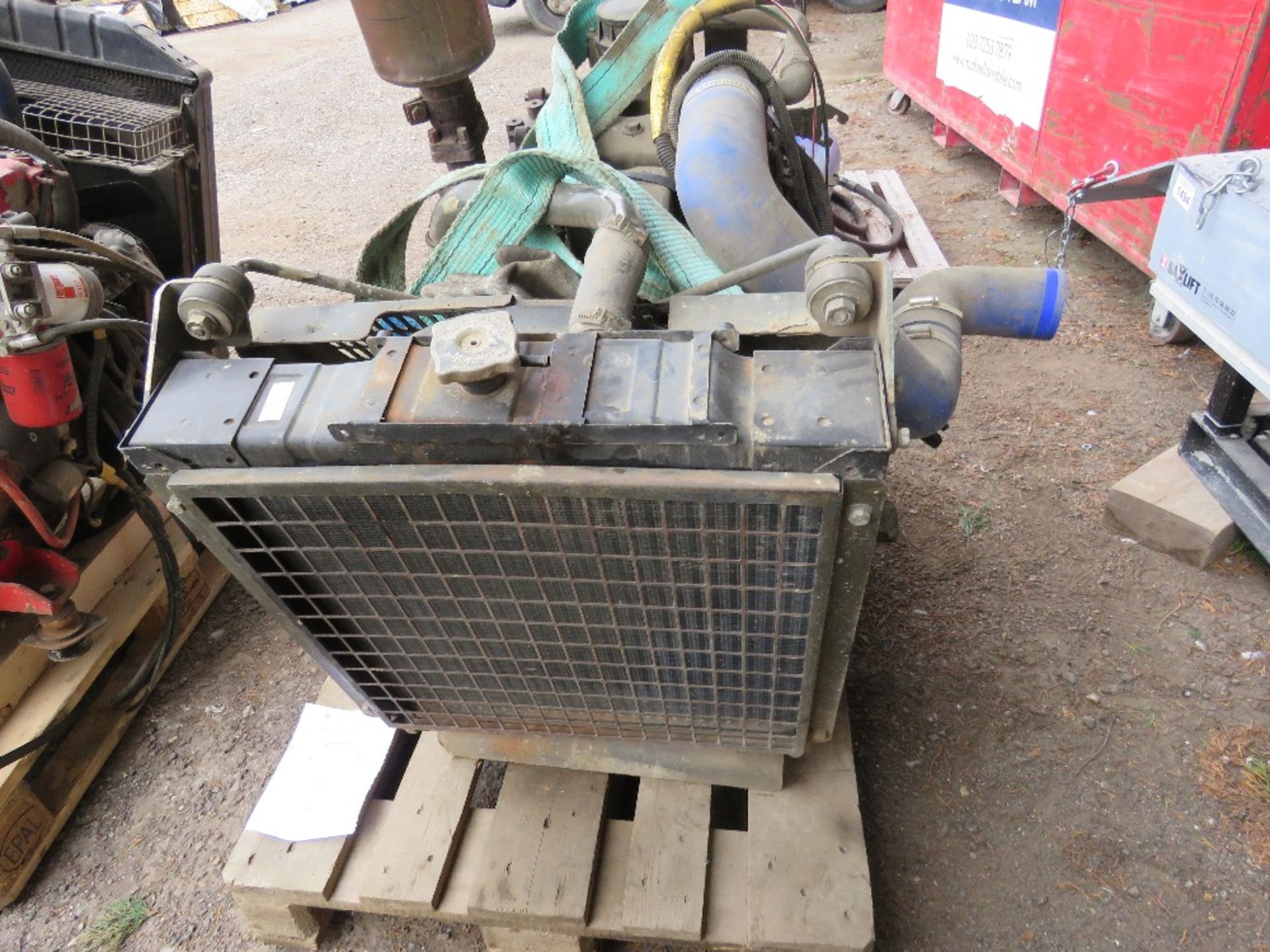 IVECO WATER COOLED ENGINE TYPE F4GE-0404A RUNNING WHEN REMOVED AS PART OF LOW EMMISSION PILING MACH - Image 3 of 8