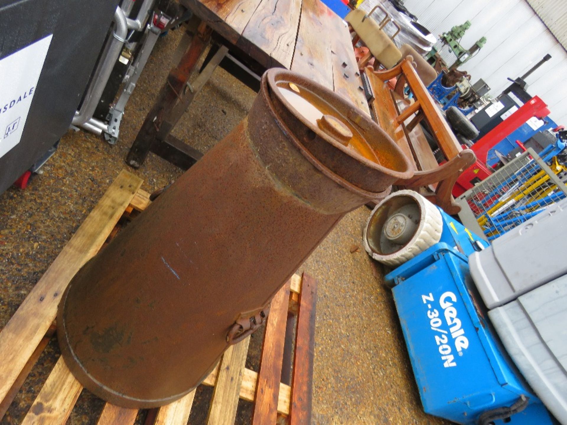 LARGE SIZED METAL CHURN / PLANTER WITH LID. - Image 2 of 5