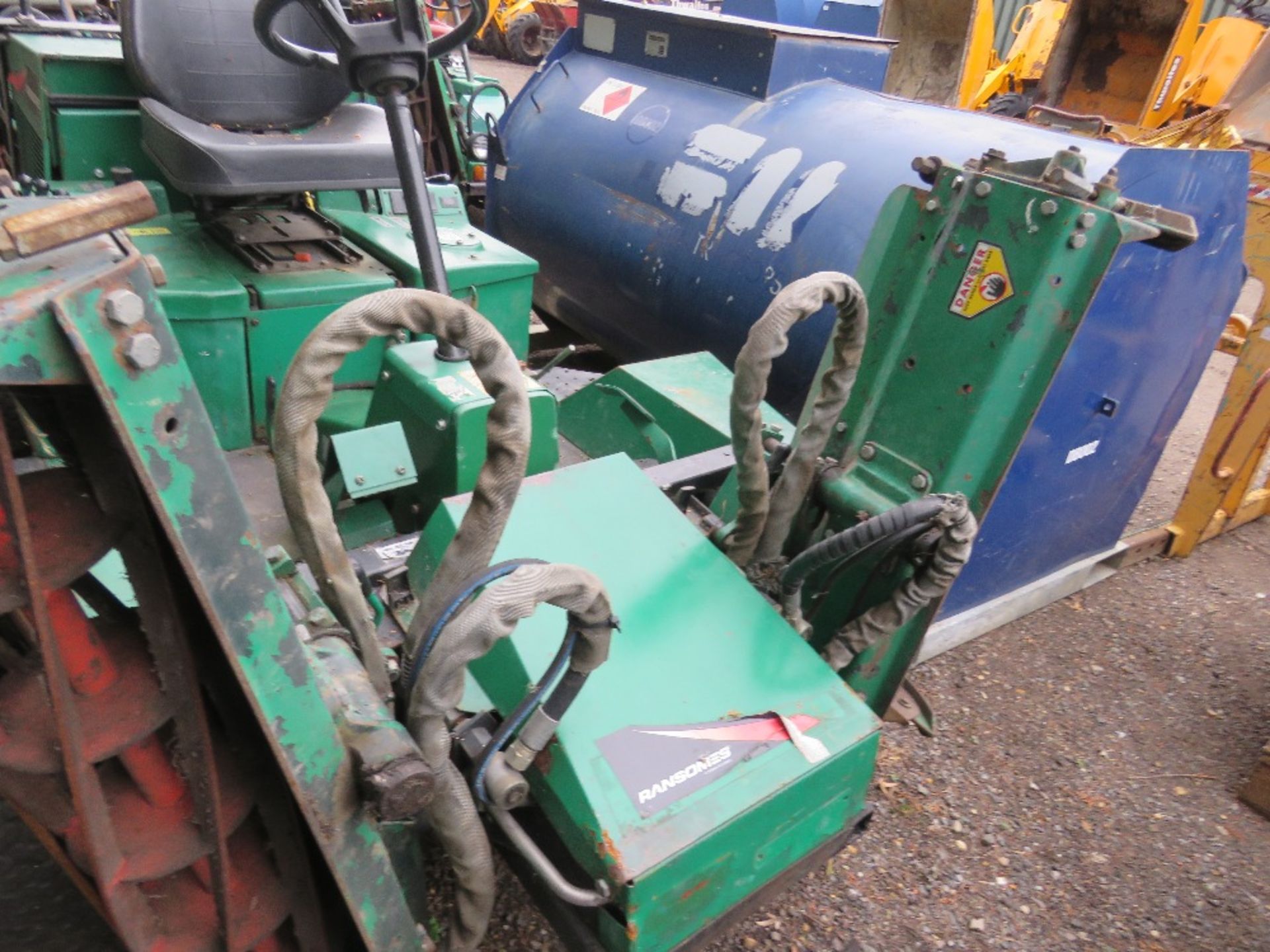 RANSOMES TRIPLE RIDE ON MOWER WITH KUBOTA ENGINE. BEEN IN STORAGE FOR SOME TIME. WHEN BRIEFLY TESTED - Image 6 of 8