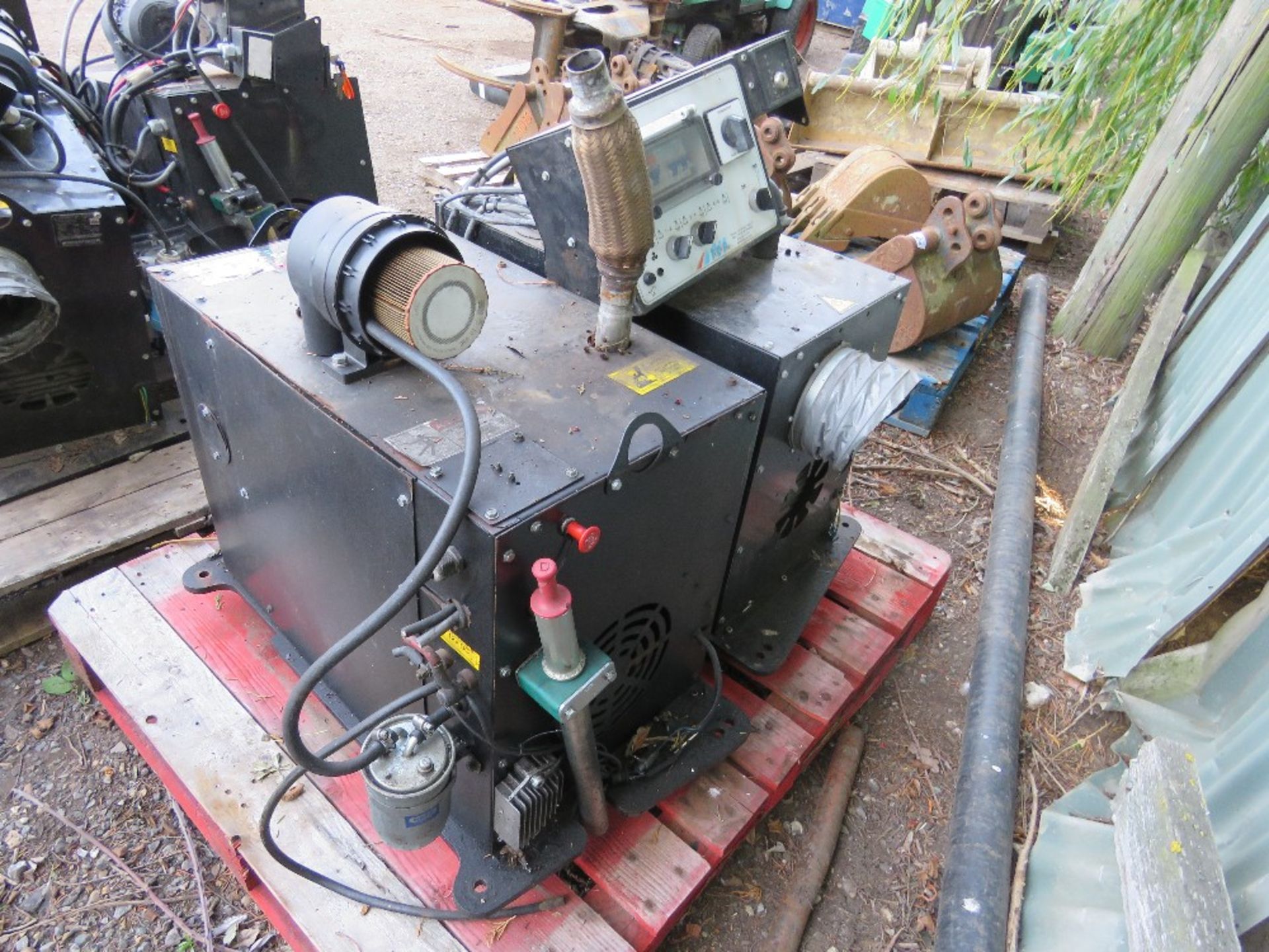 2 X HATZ DIESEL ENGINED GENERATOR SETS, 3.1KW OUTPUT. EX LIGHTING TOWERS. - Image 4 of 5