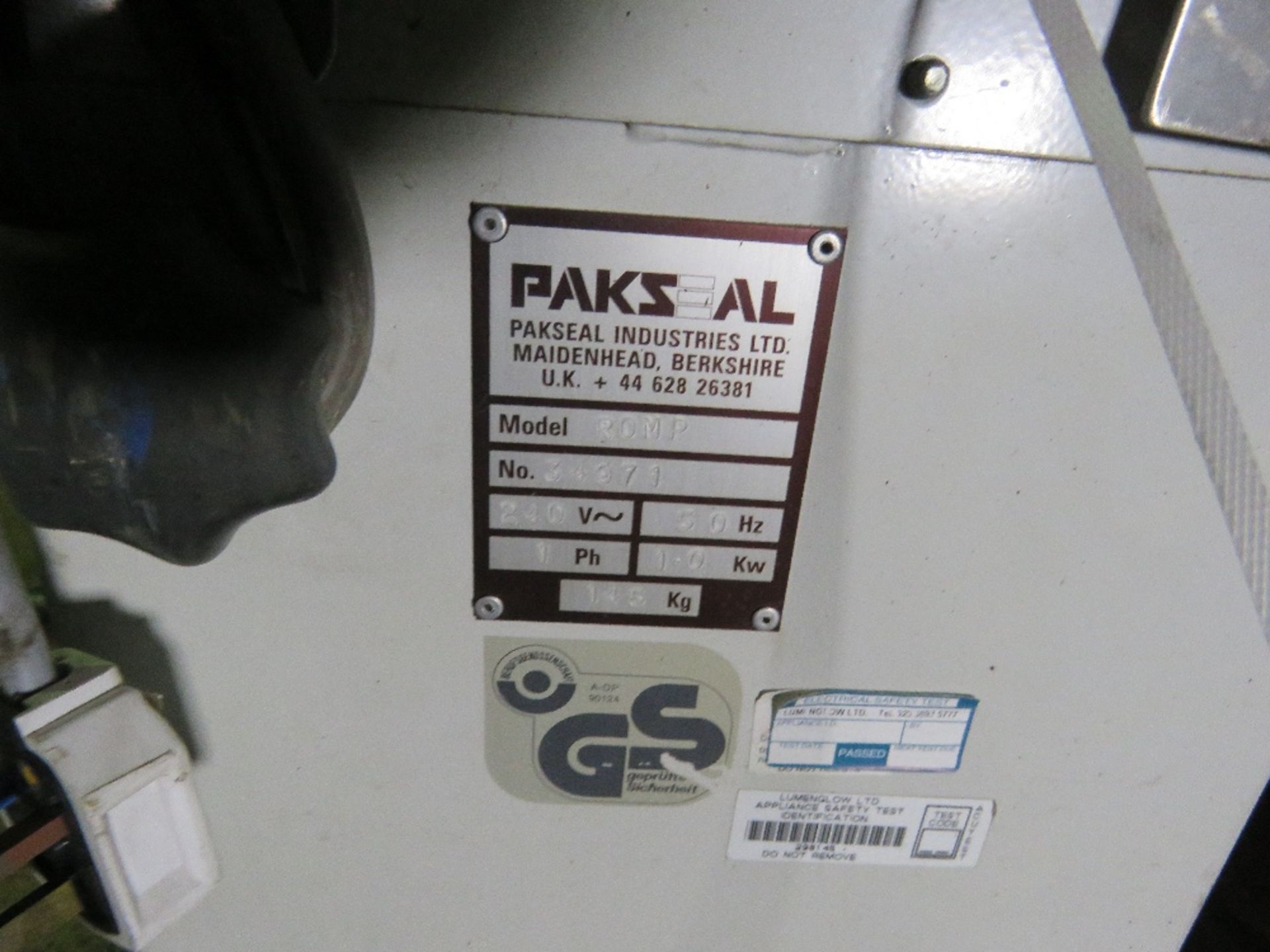 PAKSEAL BANDING UNIT 240V. THIS LOT IS SOLD UNDER THE AUCTIONEERS MARGIN SCHEME, THEREFORE NO VA - Image 3 of 4