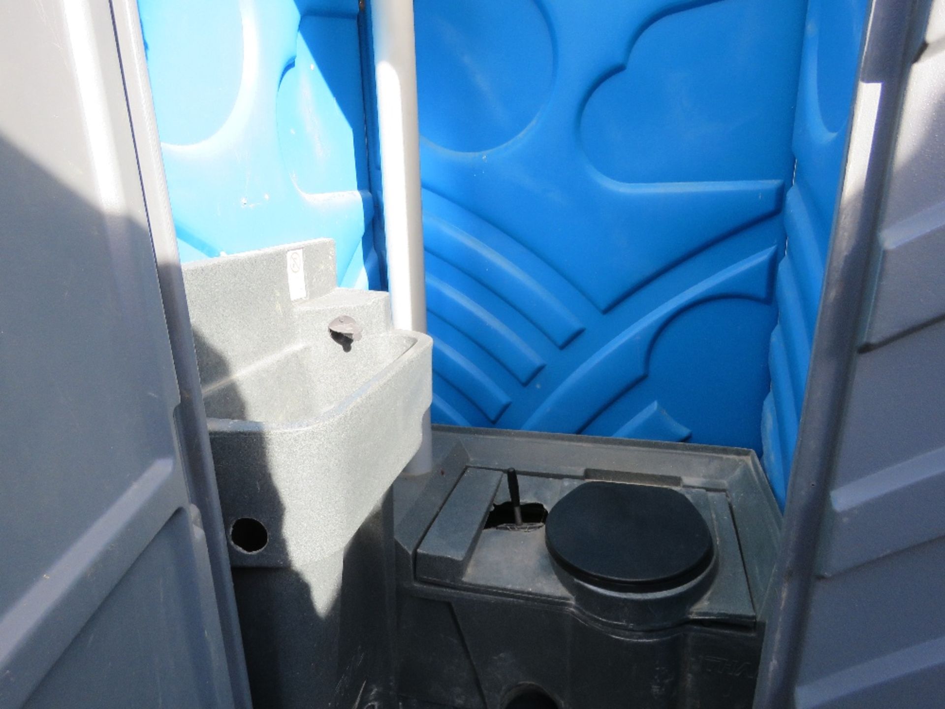 PORTABLE SITE TOILET - Bild 2 aus 2