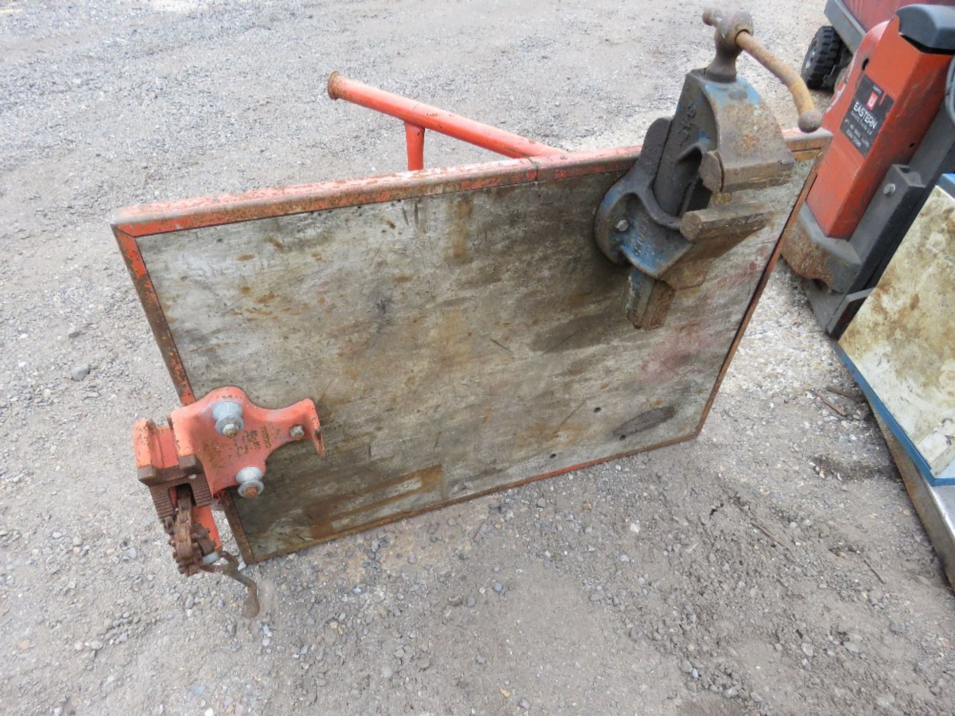 RIDGID PIPE VICE TABLE. SOURCED FROM SITE CLOSURE. - Image 2 of 4