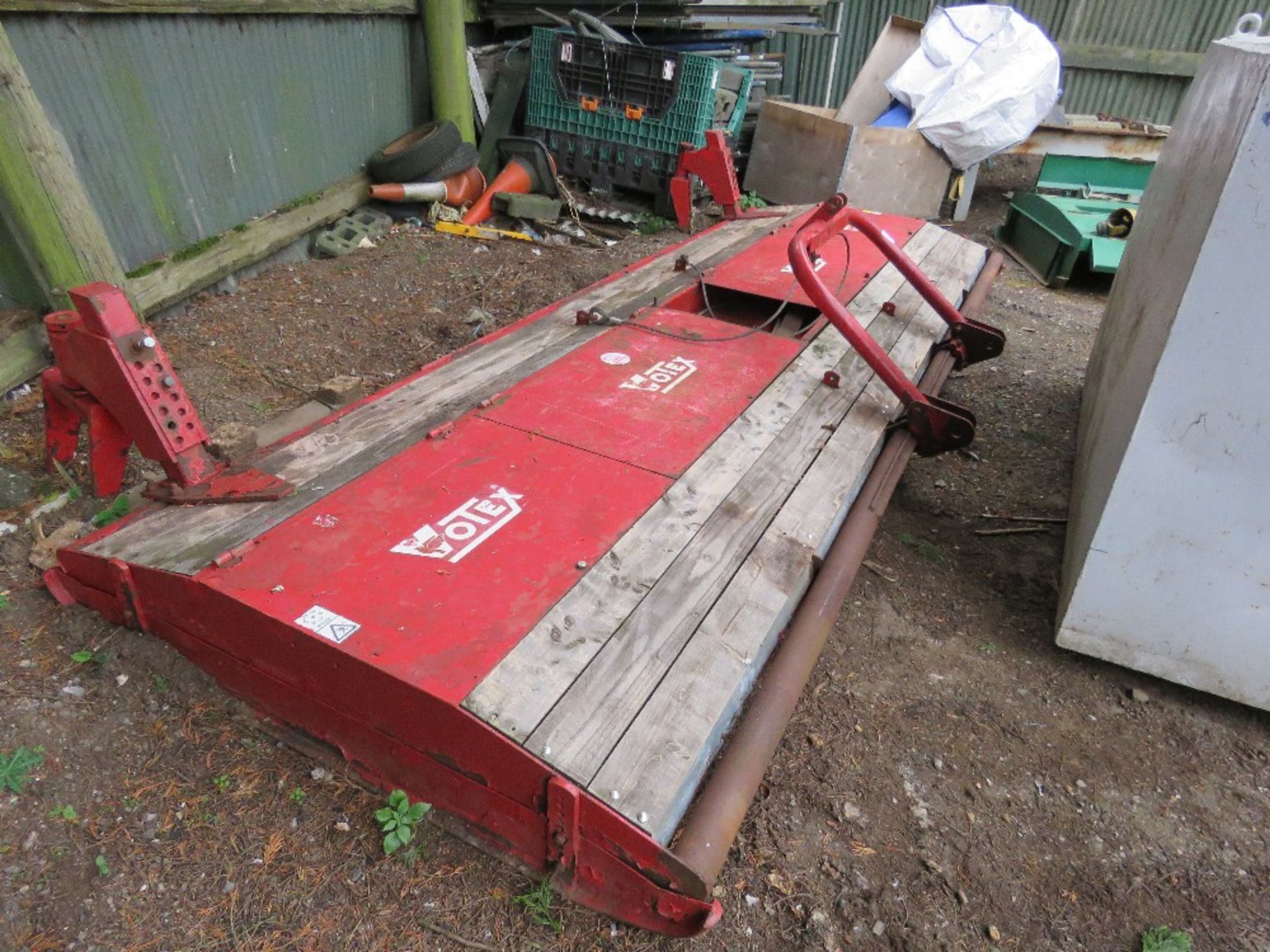 VOTEX LARGE TRACTOR MOUNTED TOPPER MOWER, INCOMPLETE, 14FT WIDTH APPROX. SOURCED FROM A LARGE ESTATE - Image 6 of 6