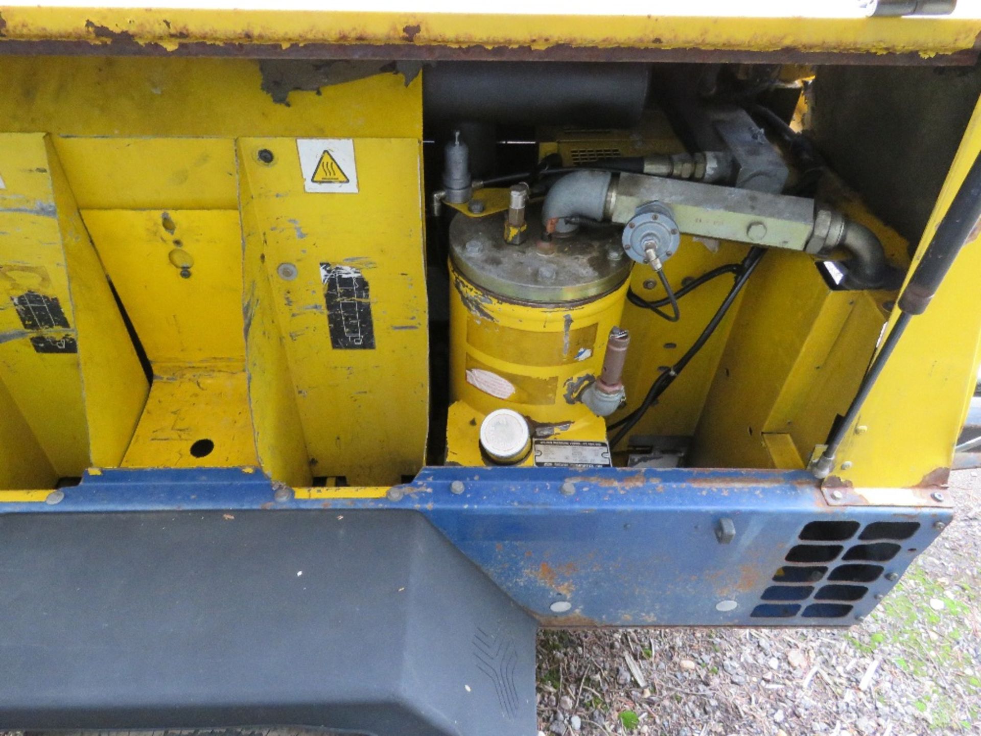 COMPAR C42 TOWED ROAD COMPRESSOR 150 CFM OUTPUT. WHEN TESTED WAS SEEN TO RUN AND MAKE AIR. - Image 7 of 7
