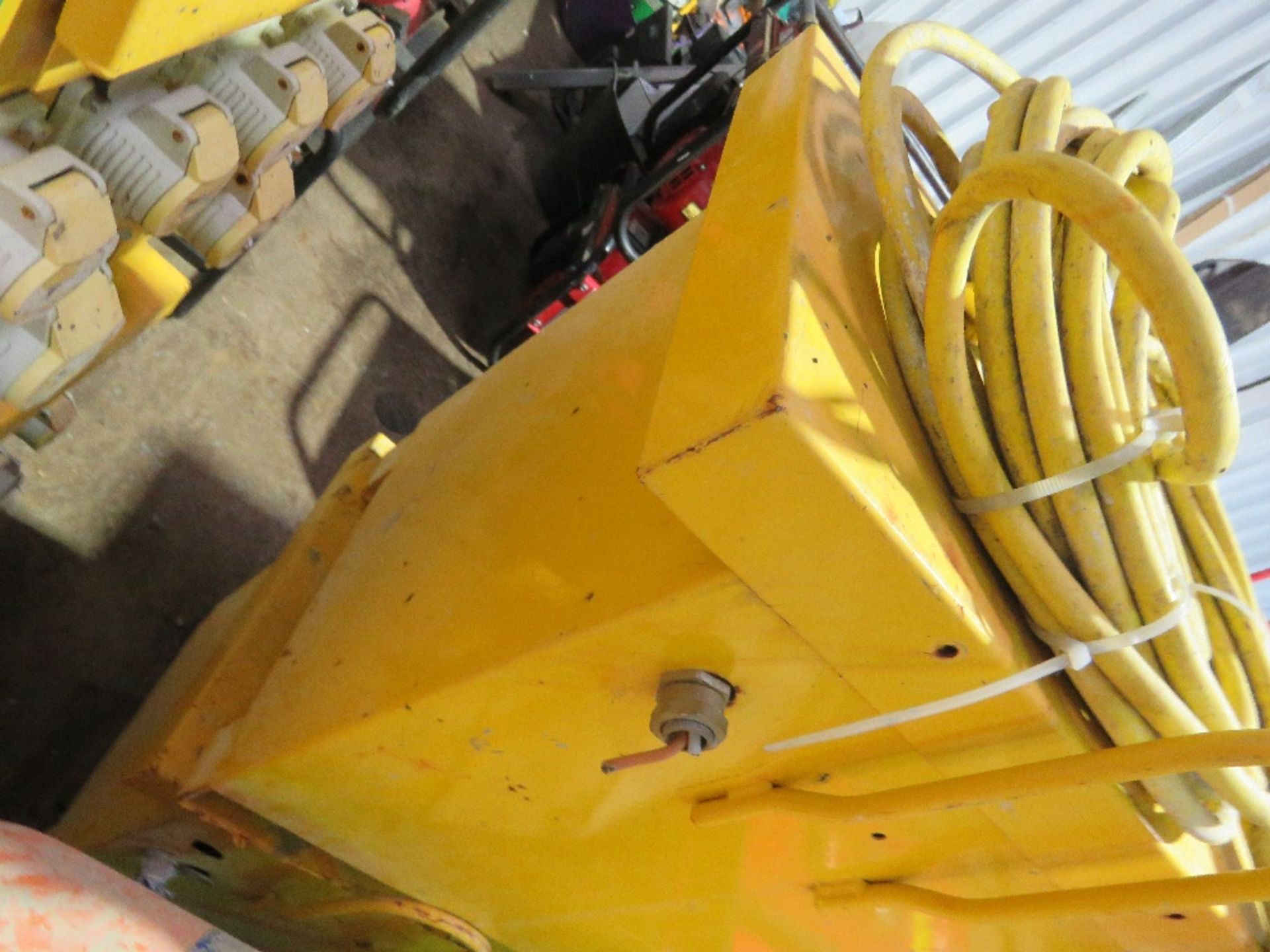 2 X LARGE SIZED SITE TRANSFORMERS, YELLOW PLUS AN EXTENSION LEAD. - Image 3 of 4