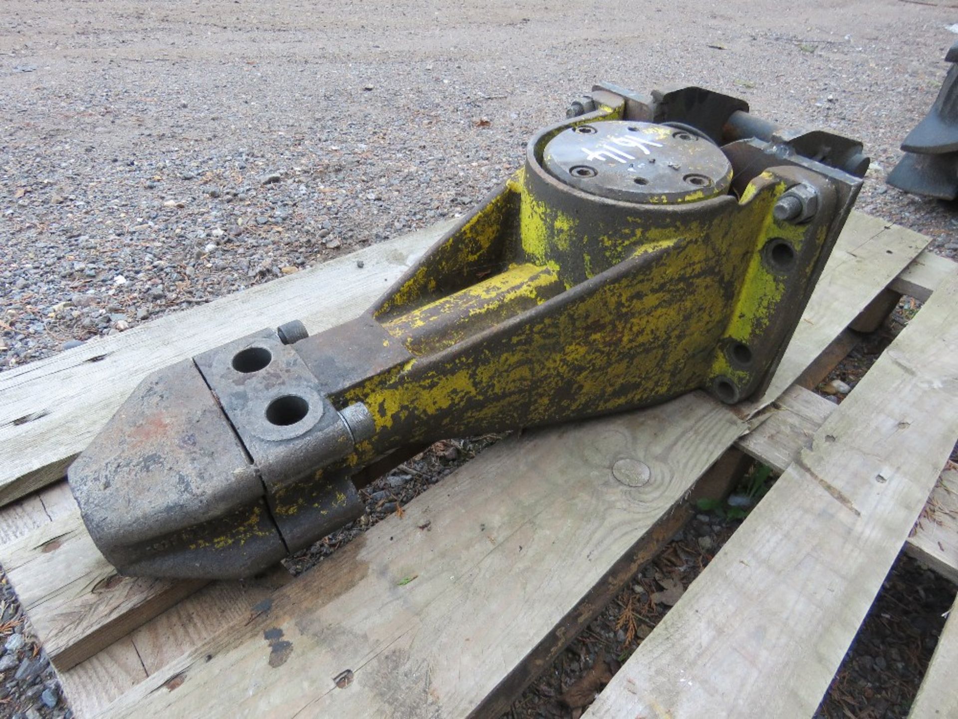 ATLAS COPCO HYDRAULIC EXCAVATOR MOUNTED BREAKER ON 30MM PINS, TAKES 45MM POINT APPROX. - Image 3 of 4