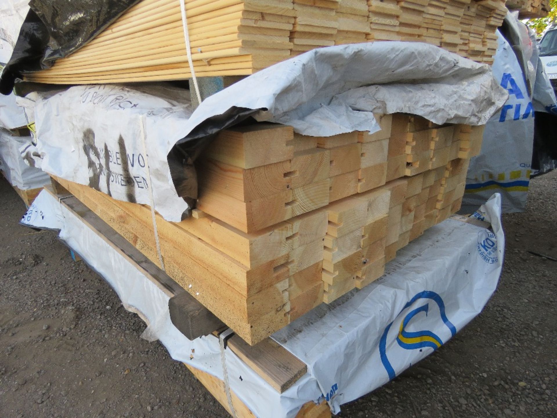 PACK OF UNTREATED TIMBER RAILS WITH CHAMFERRED EDGE 1.75M LENGTH X 95MM X 50MM APPROX MAXIMUM SIZES