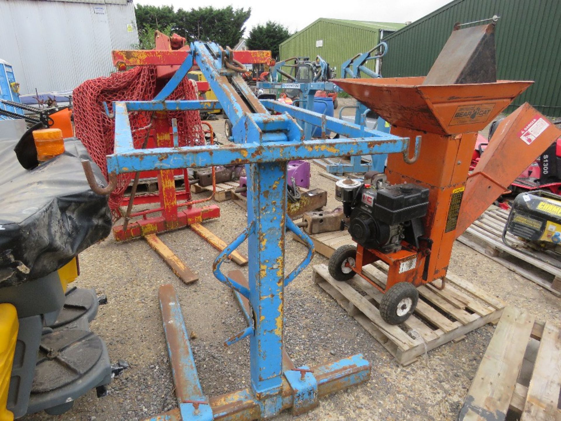 CRANE MOUNTED PALLET FORKS. - Image 3 of 3