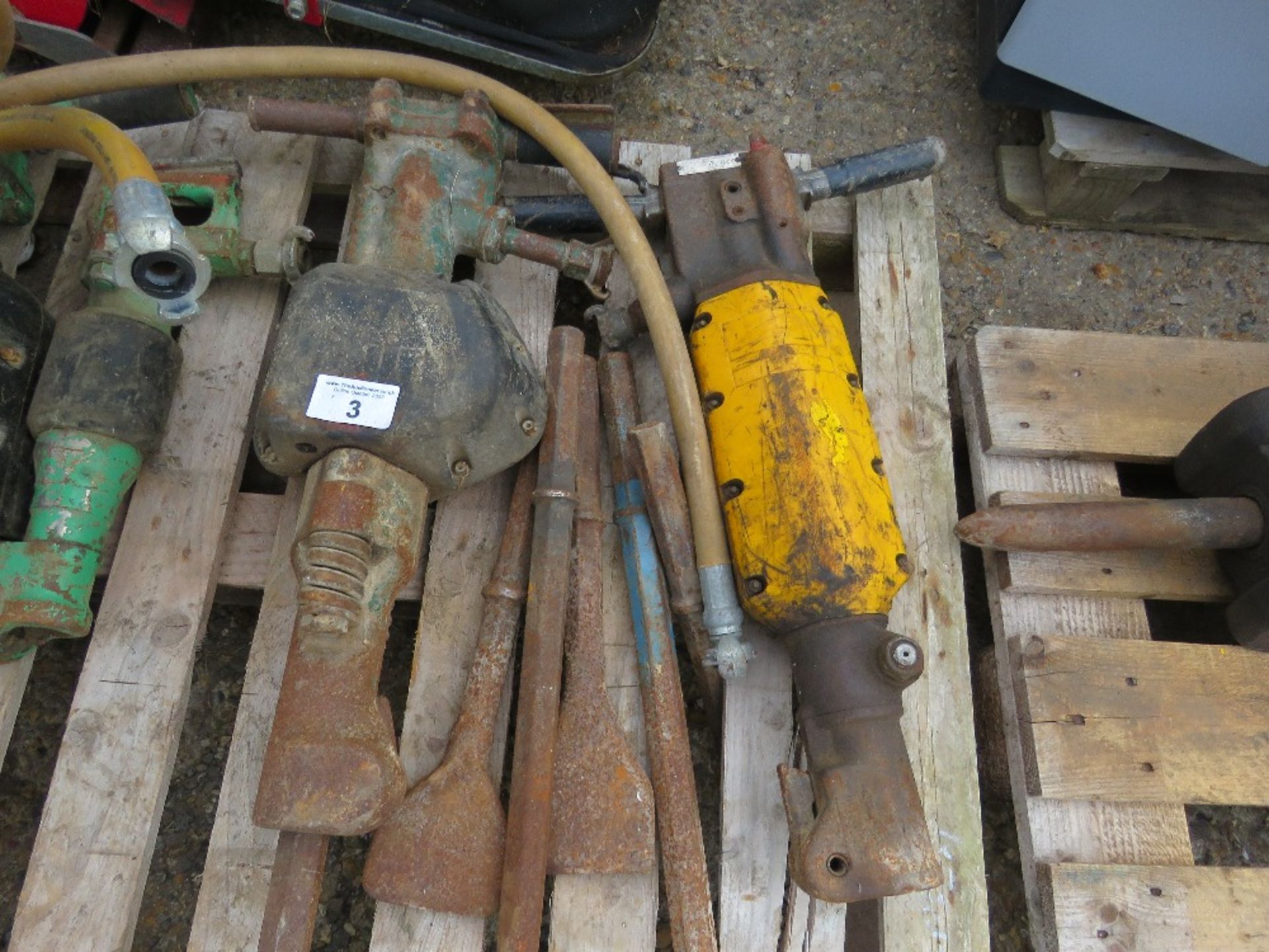 4 X ASSORTED AIR BREAKERS PLUS POINTS AND HOSES. THIS LOT IS SOLD UNDER THE AUCTIONEERS MARGIN SC - Image 3 of 5