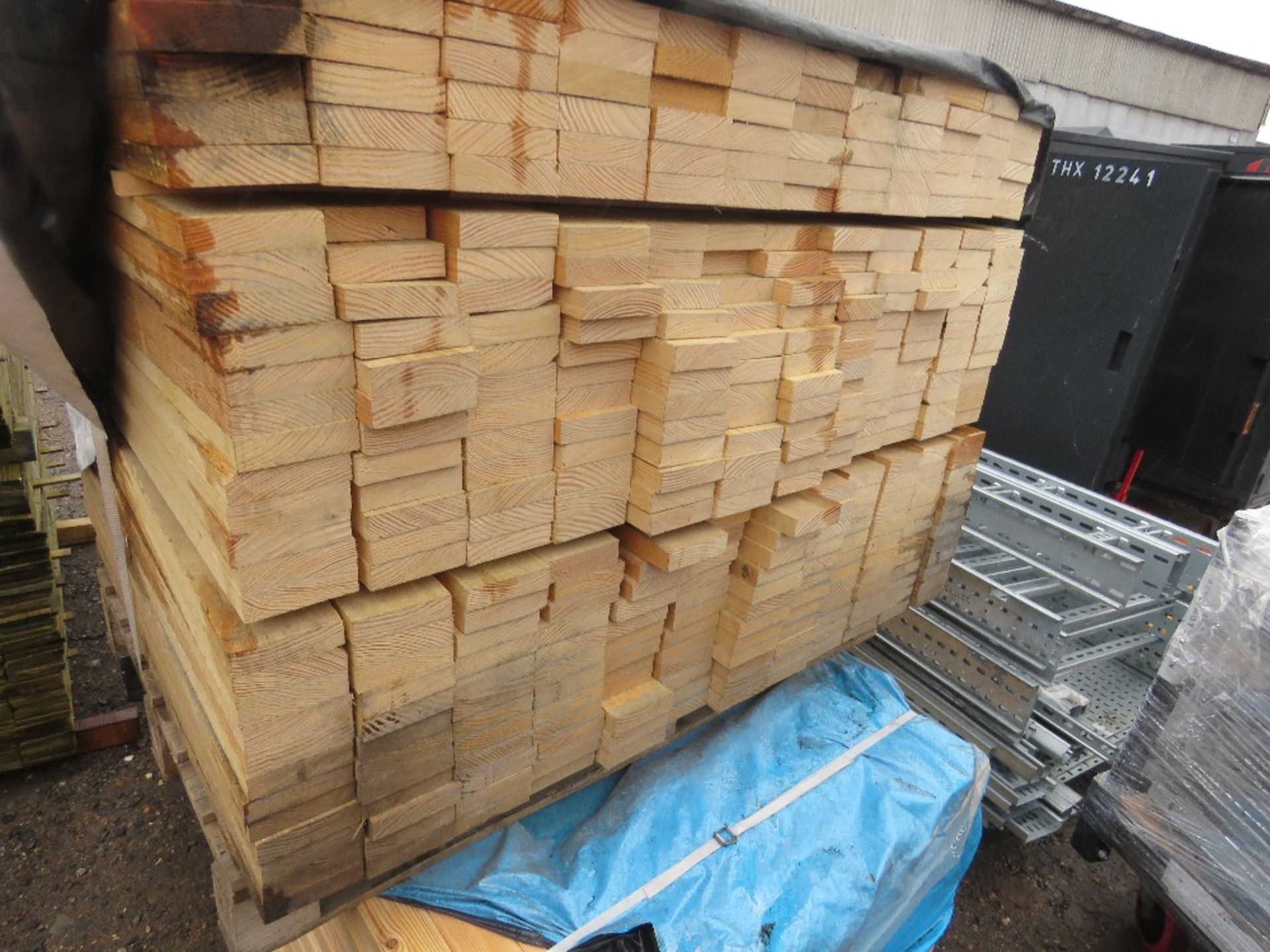 PACK OF UNTREATED TIMBER BOARDS 95CM X 105MM X 25MM APPROX. - Image 2 of 3