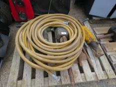 4 X ASSORTED AIR BREAKERS PLUS POINTS AND HOSES. THIS LOT IS SOLD UNDER THE AUCTIONEERS MARGIN SC