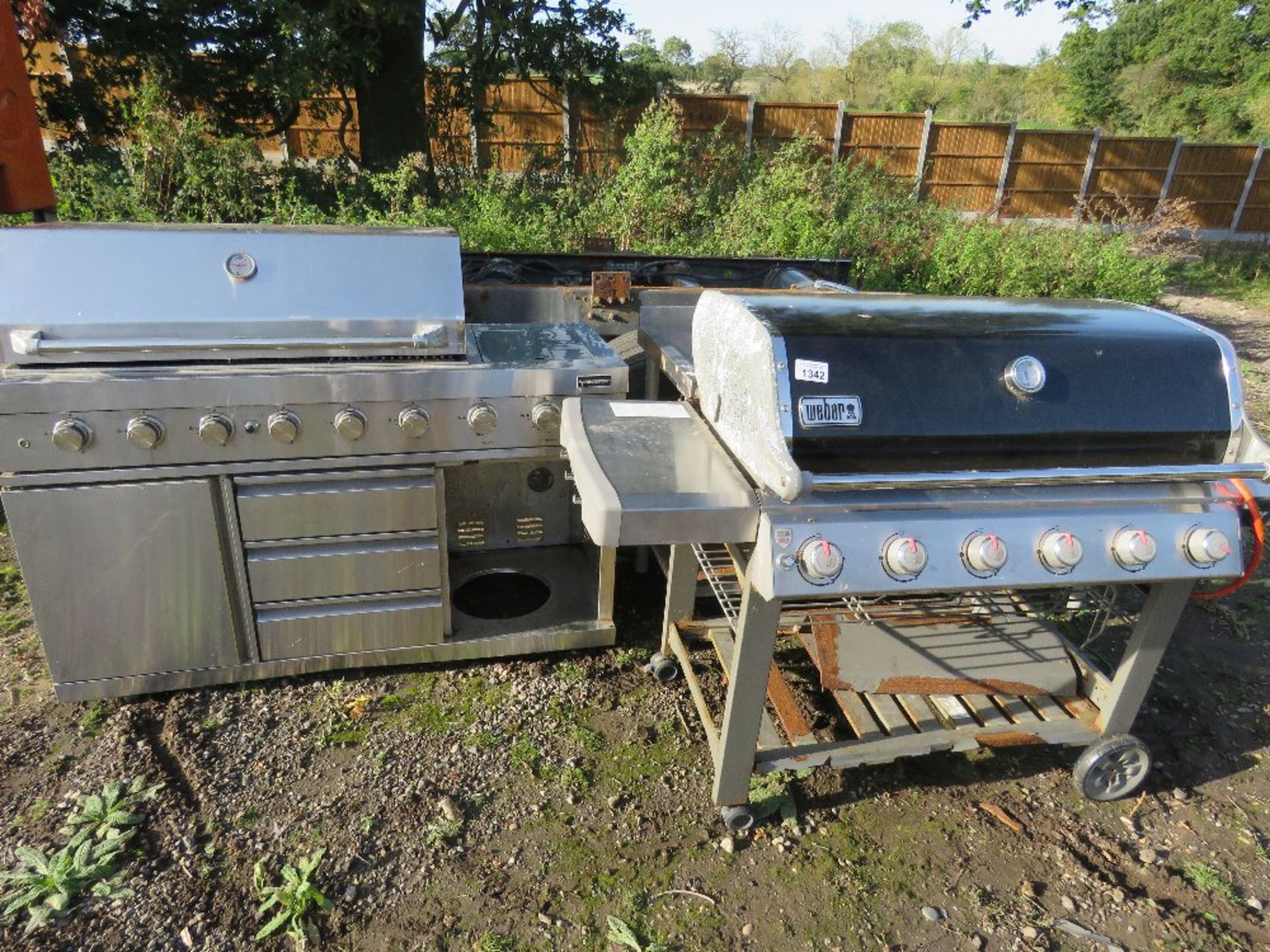 3X INDUSTRIAL BARBEQUES AND STAINLESS STEEL SINK UNIT. THIS LOT IS SOLD UNDER THE AUCTIONEERS MA