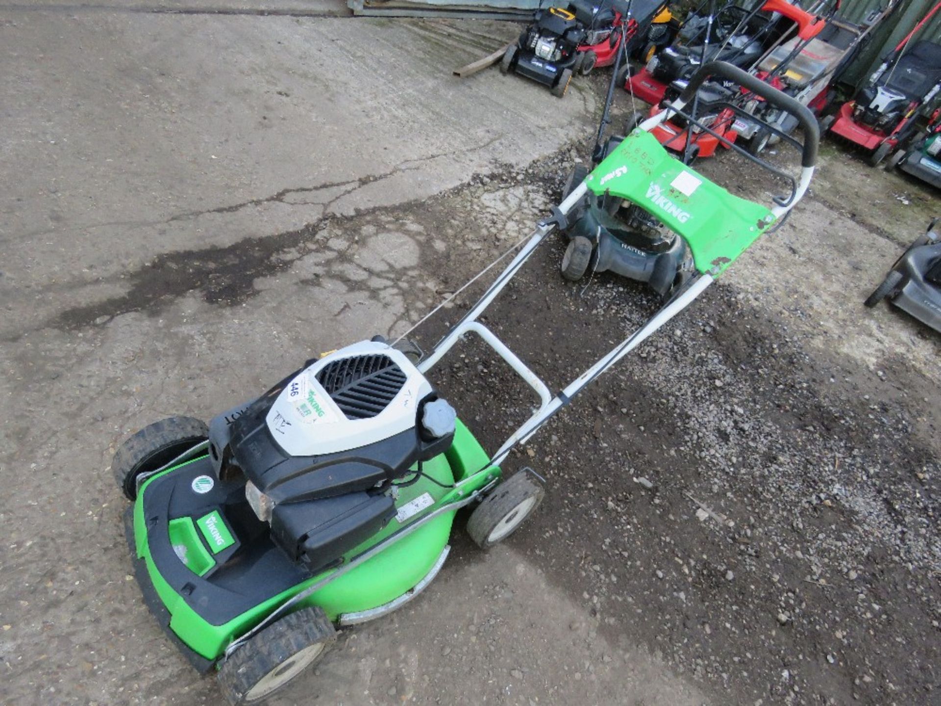 VIKING PROFESSIONAL LAWNMOWER. THIS LOT IS SOLD UNDER THE AUCTIONEERS MARGIN SCHEME, THEREFORE NO - Image 2 of 3