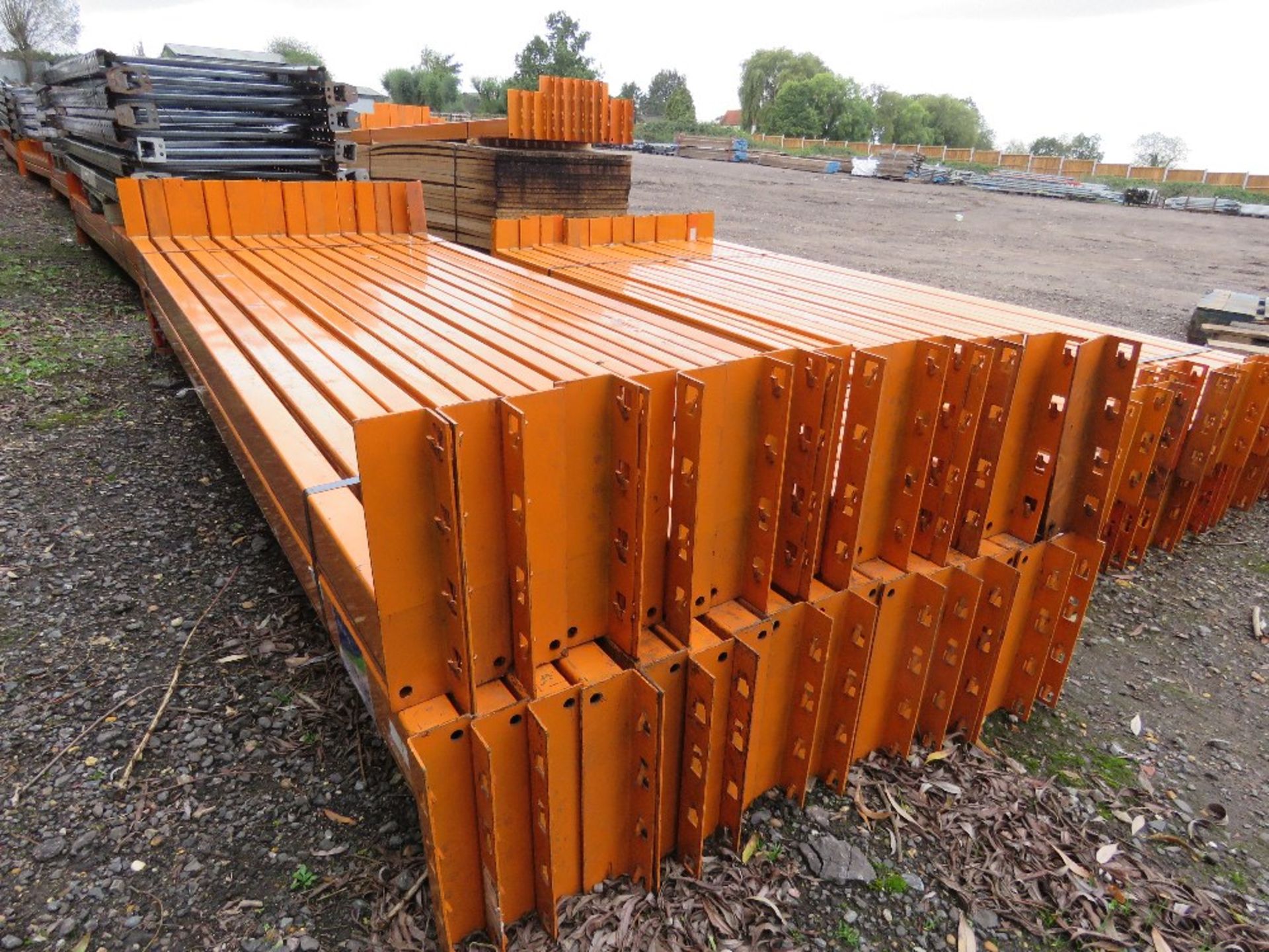PACK OF 32NO PALLET RACKING BEAMS @ 2.66M WIDTH APPROX.