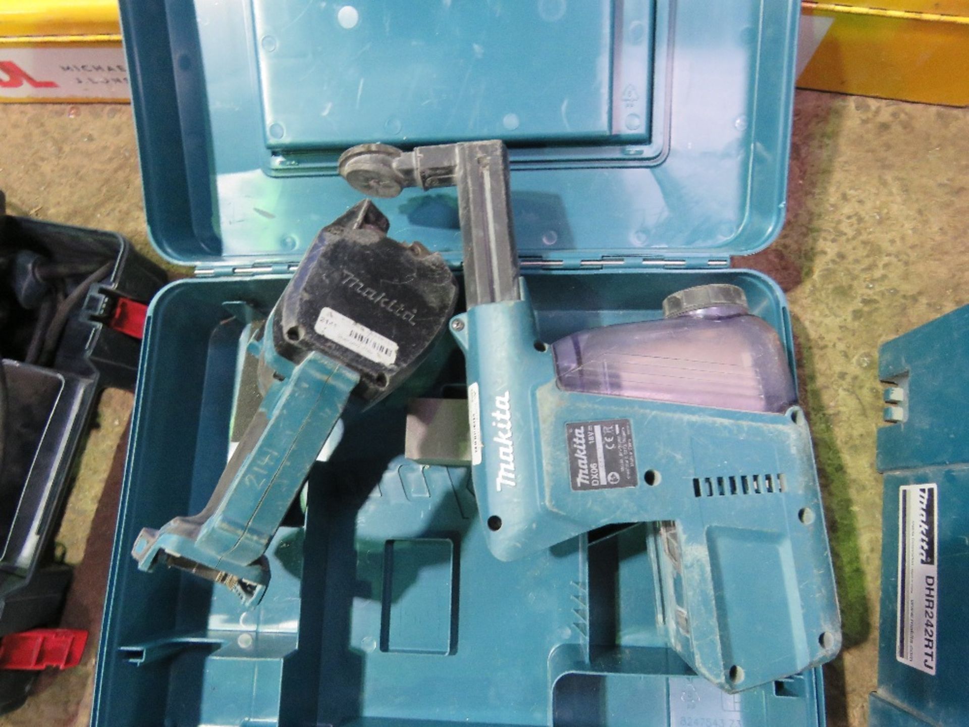 MAKITA BATTERY CUTTER HEAD AND A DUST SUPRESSION HEAD. SOURCED FROM LARGE CONSTRUCTION COMPANY LIQUI - Image 2 of 3