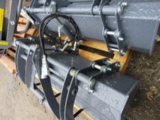 UNUSED MUCK GRAB BUCKET ATTACHMENT FOR SMALL SIZED LOADER/ SKIDSTEER OR COMPACT TRACTOR. 4FT WIDE AP