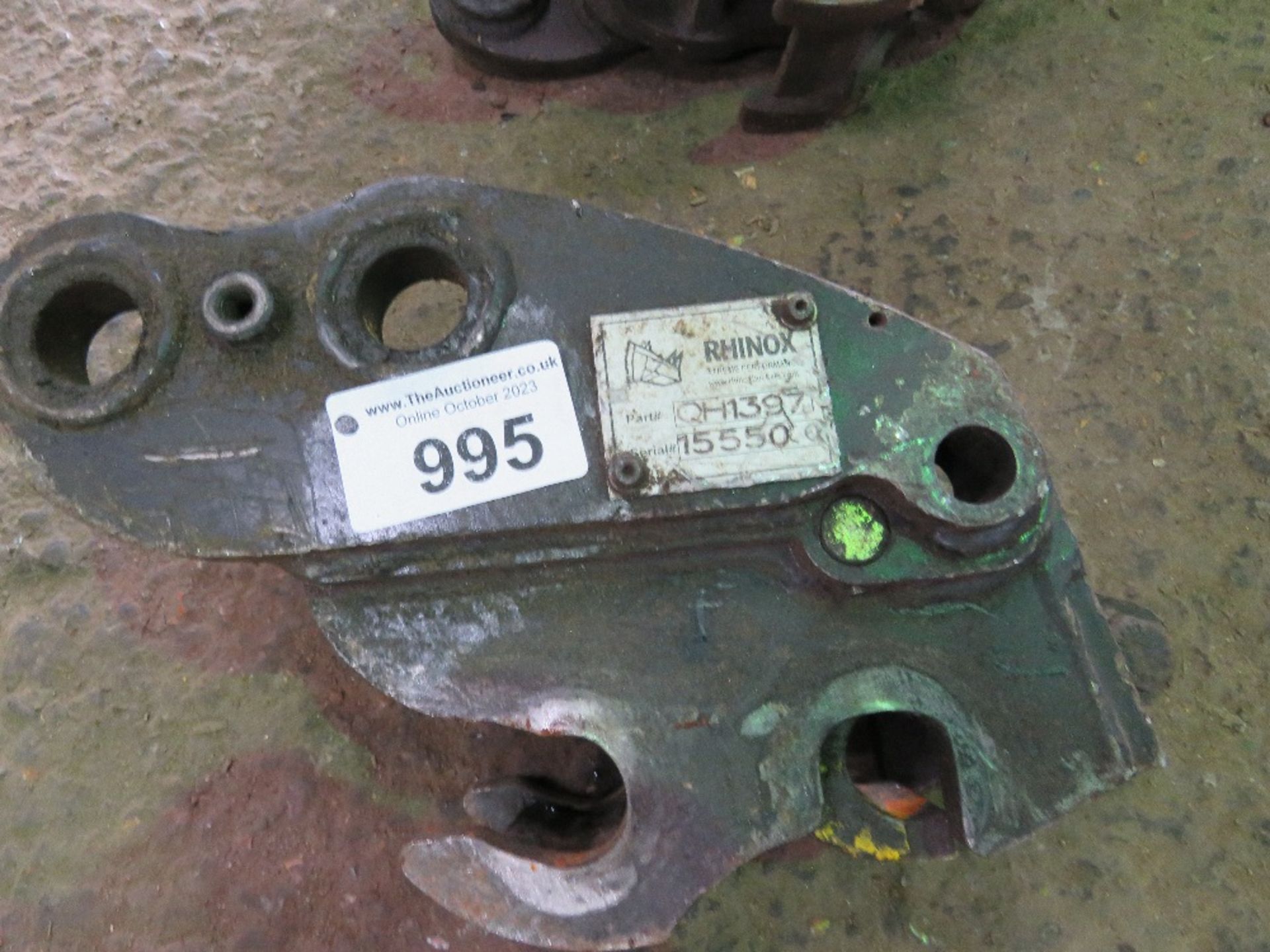 RHINOX MANUAL EXCAVATOR QUICK HITCH, UNTESTED ON 30MM PINS APPROX. THIS LOT IS SOLD UNDER THE AU