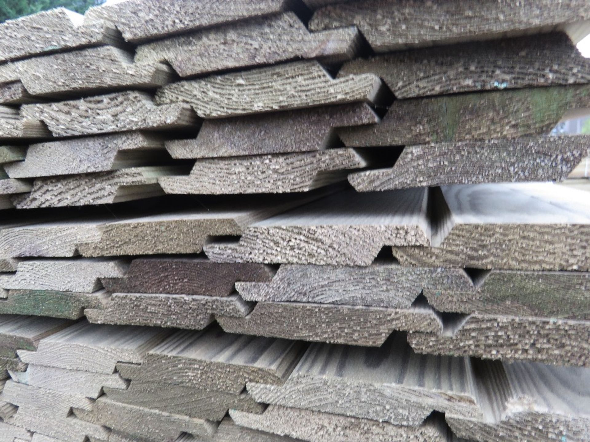 LARGE PACK OF PRESSURE TREATED SHIPLAP FENCE CLADDING TIMBER BOARDS. 1.73M LENGTH X 100MM WIDTH APPR - Image 3 of 3