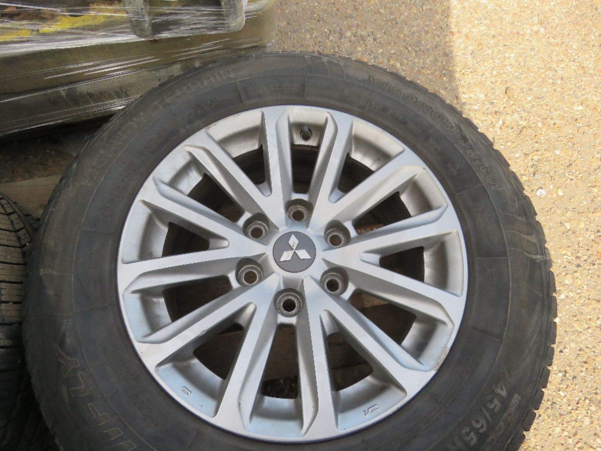 4NO MITSUBISHI 4WD ALLOY WHEELS AND TYRES 245/65R17 SIZE. THIS LOT IS SOLD UNDER THE AUCTIONEERS MAR - Image 7 of 8