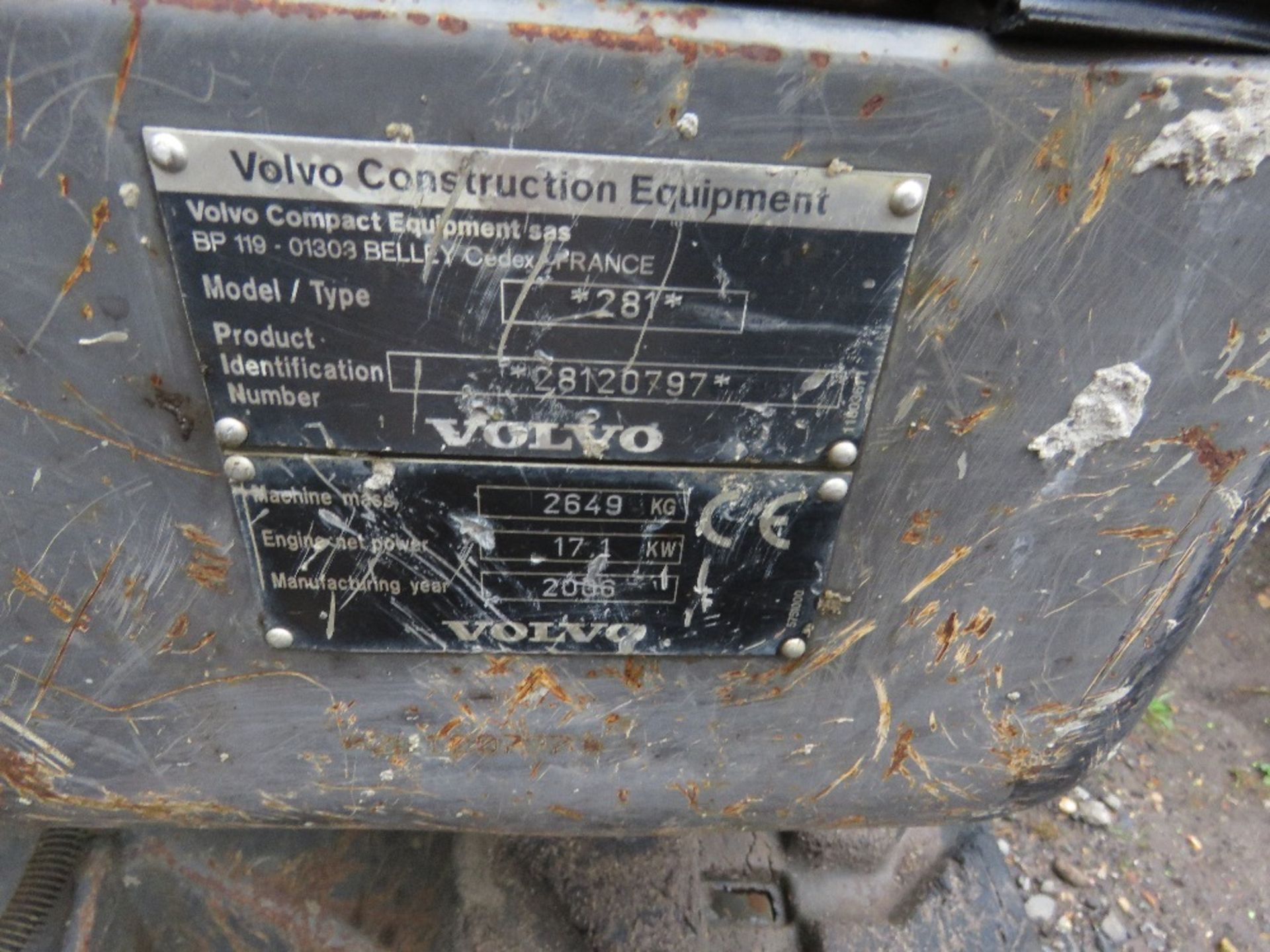 VOLVO EC25 RUBBER TRACKED EXCAVATOR YEAR 2006 BUILD. 4556 REC. HOURS WITH 4 BUCKETS. SN: 28120797. W - Image 3 of 12