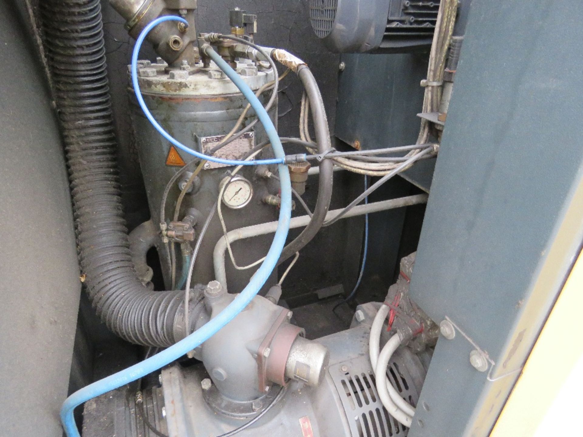 KAESER HPC BSD72 LARGE SIZED PACKAGED AIR COMPRESSOR. SOURCED FROM SITE CLOSURE. - Image 4 of 10