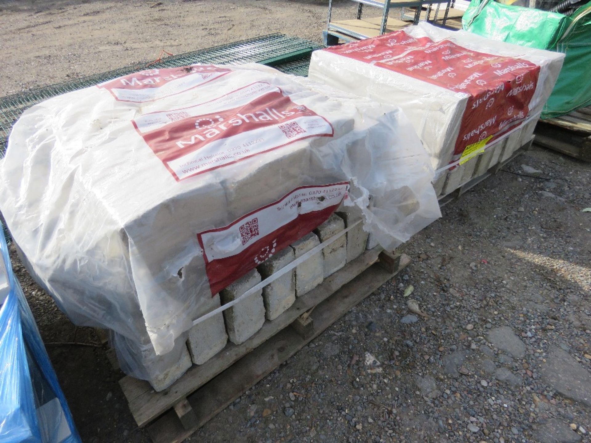 2 X PALLETS OF CONCRETE KERBS. THIS LOT IS SOLD UNDER THE AUCTIONEERS MARGIN SCHEME, THEREFORE N - Image 2 of 4