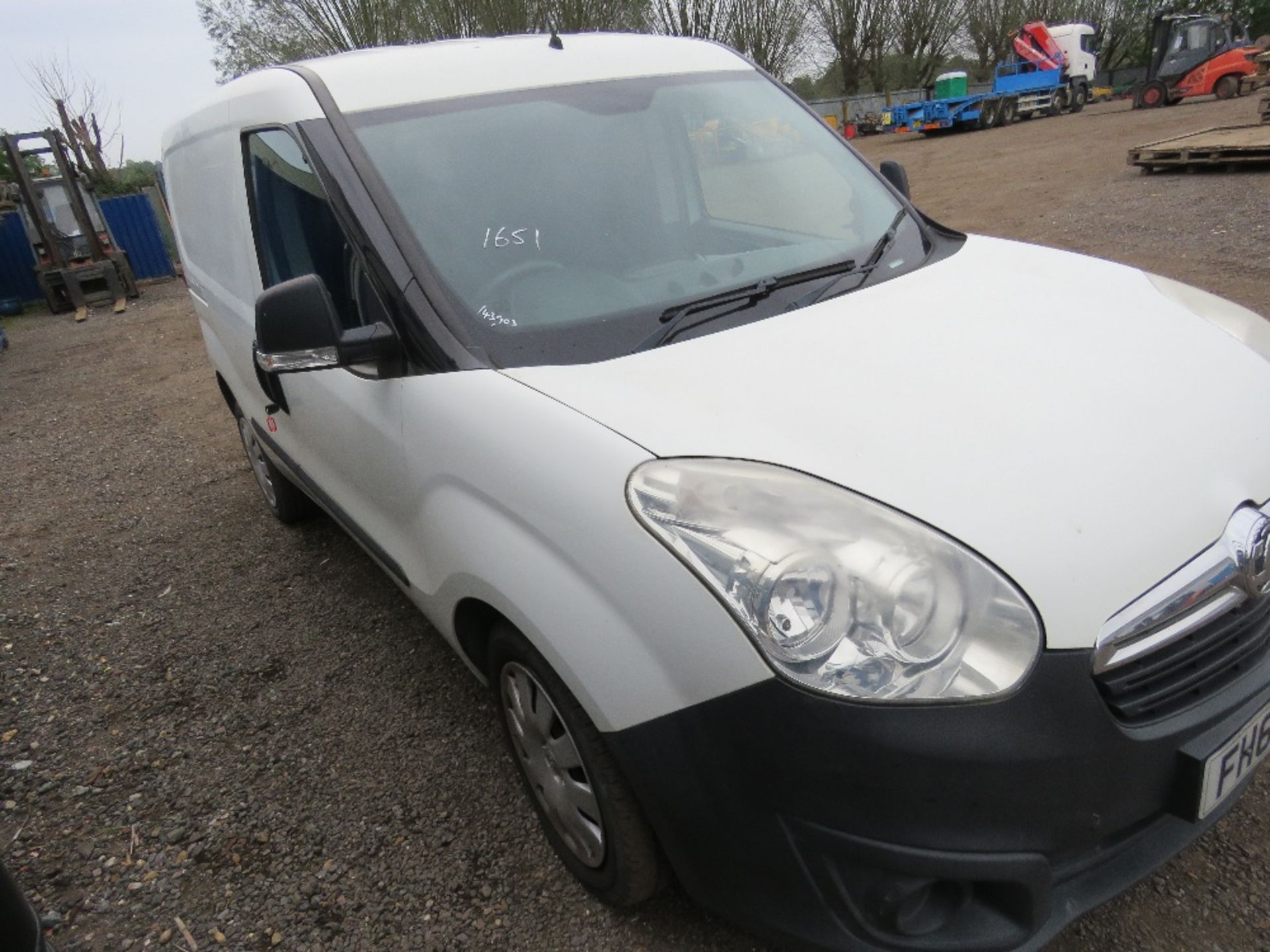 BID INCREMENT NOW £50 VAUXHALL COMBO L1H1-CDTI FIVE SEATER VAN REG: FH65 ONS. - Image 3 of 14