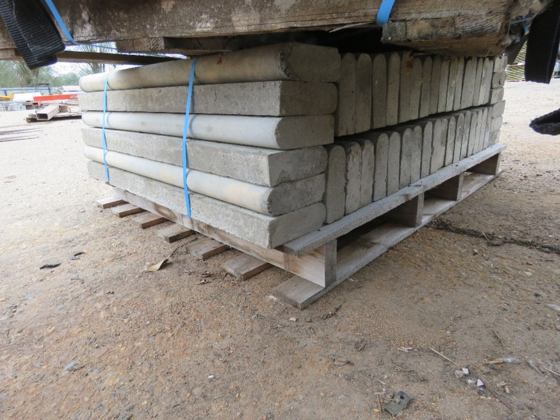 PALLET CONTAINING 45NO BULL NOSE CONCRETE EDGING KERBS. 2" X 6" X 36" APPROX. - Image 4 of 4