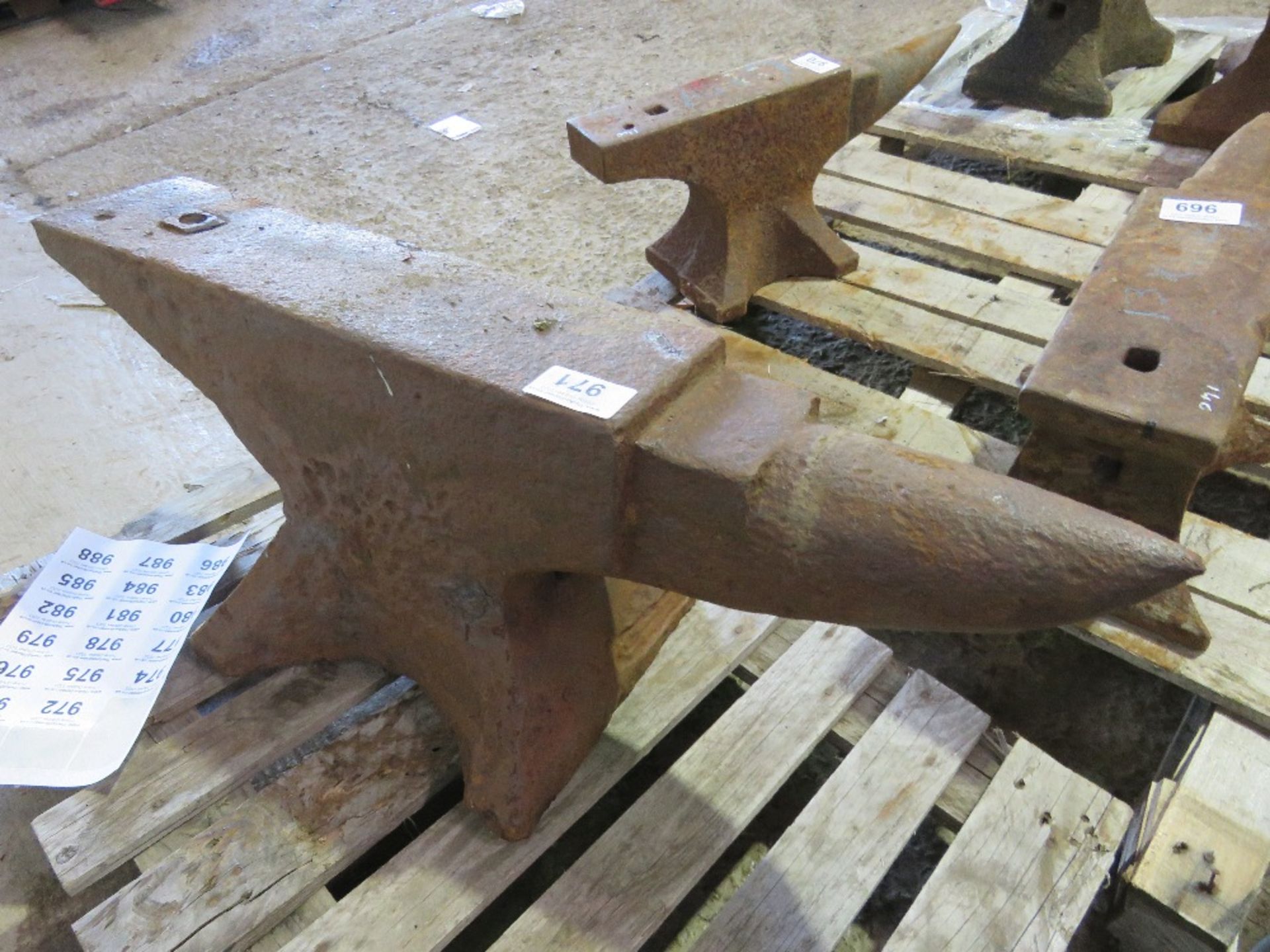 BLACKSMITH'S ANVIL, 90CM OVERALL LENGTH APPROX. - Image 2 of 3