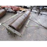 TRACTOR TOWED FLAT ROLL, 8FT WIDTH APPROX. THIS LOT IS SOLD UNDER THE AUCTIONEERS MARGIN SCHEME,