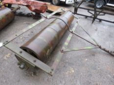 TRACTOR TOWED FLAT ROLL, 8FT WIDTH APPROX. THIS LOT IS SOLD UNDER THE AUCTIONEERS MARGIN SCHEME,