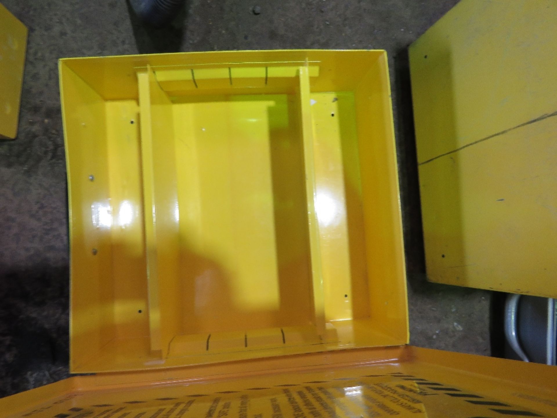 LOCKOUT TAG BOX PLUS 3 EMPTY CASES SOURCED FROM LARGE CONSTRUCTION COMPANY LIQUIDATION. - Image 6 of 6