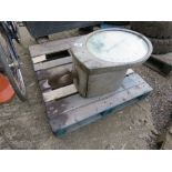 SET OF LARGE SALTER CRANE SCALES, 5 TONNE RATED. THIS LOT IS SOLD UNDER THE AUCTIONEERS MARGIN SC