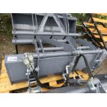 UNUSED MUCK GRAB BUCKET ATTACHMENT FOR SMALL SIZED LOADER/ SKIDSTEER OR COMPACT TRACTOR. 4FT WIDE AP