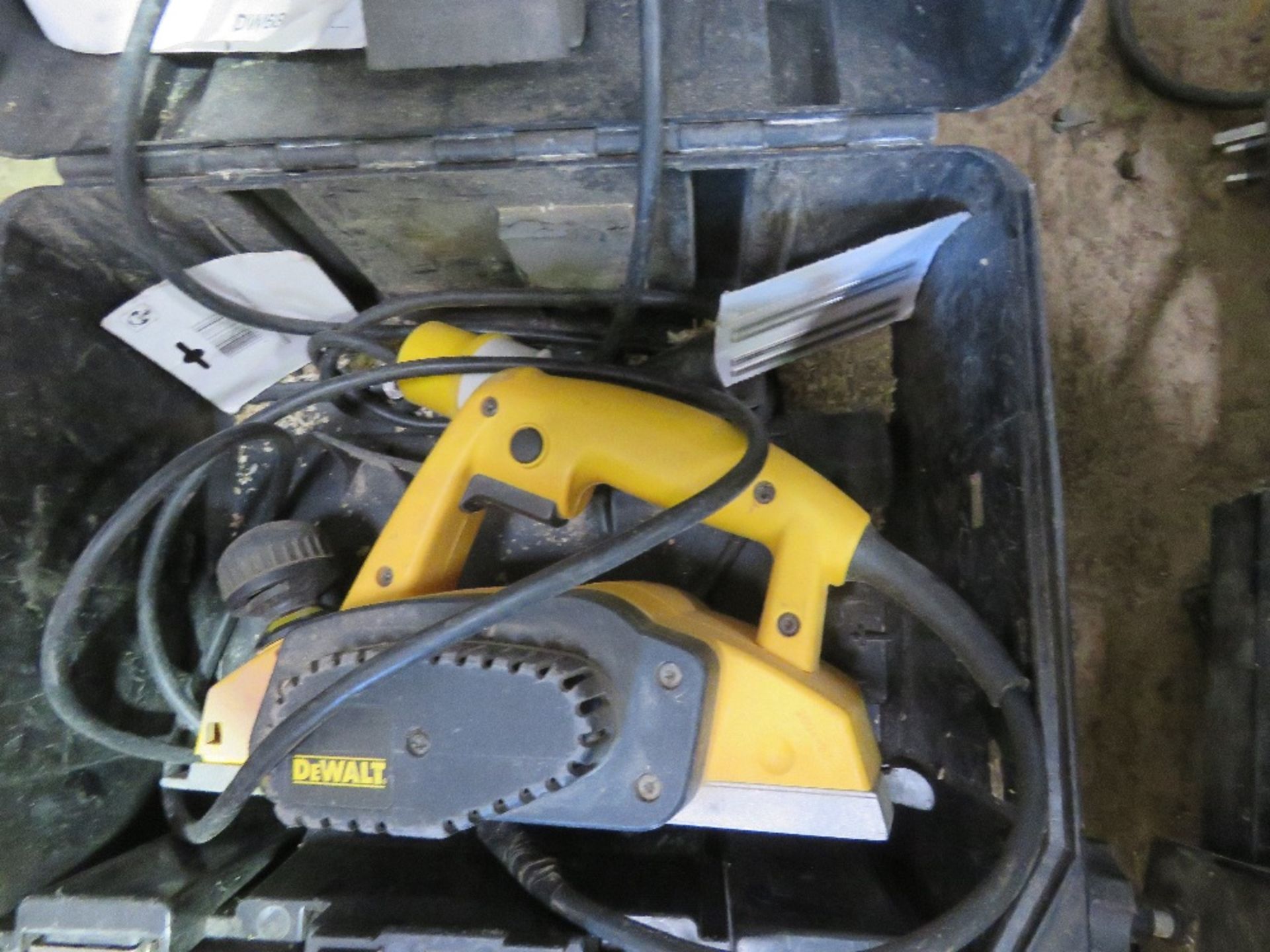 DEWALT JIGSAW PLUS A PLANER IN BOXES. DIRECT FROM LOCAL LANDSCAPE COMPANY WHO ARE CLOSING A DEPOT. - Image 2 of 3