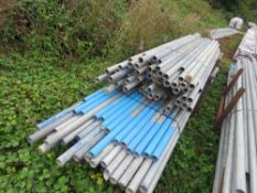 STILLAGE CONTAINING 2 BUNDLES OF SCAFFOLDING TUBES 7-11FT LENGTH APPROX. 200 NO. IN TOTAL APPROX. (1