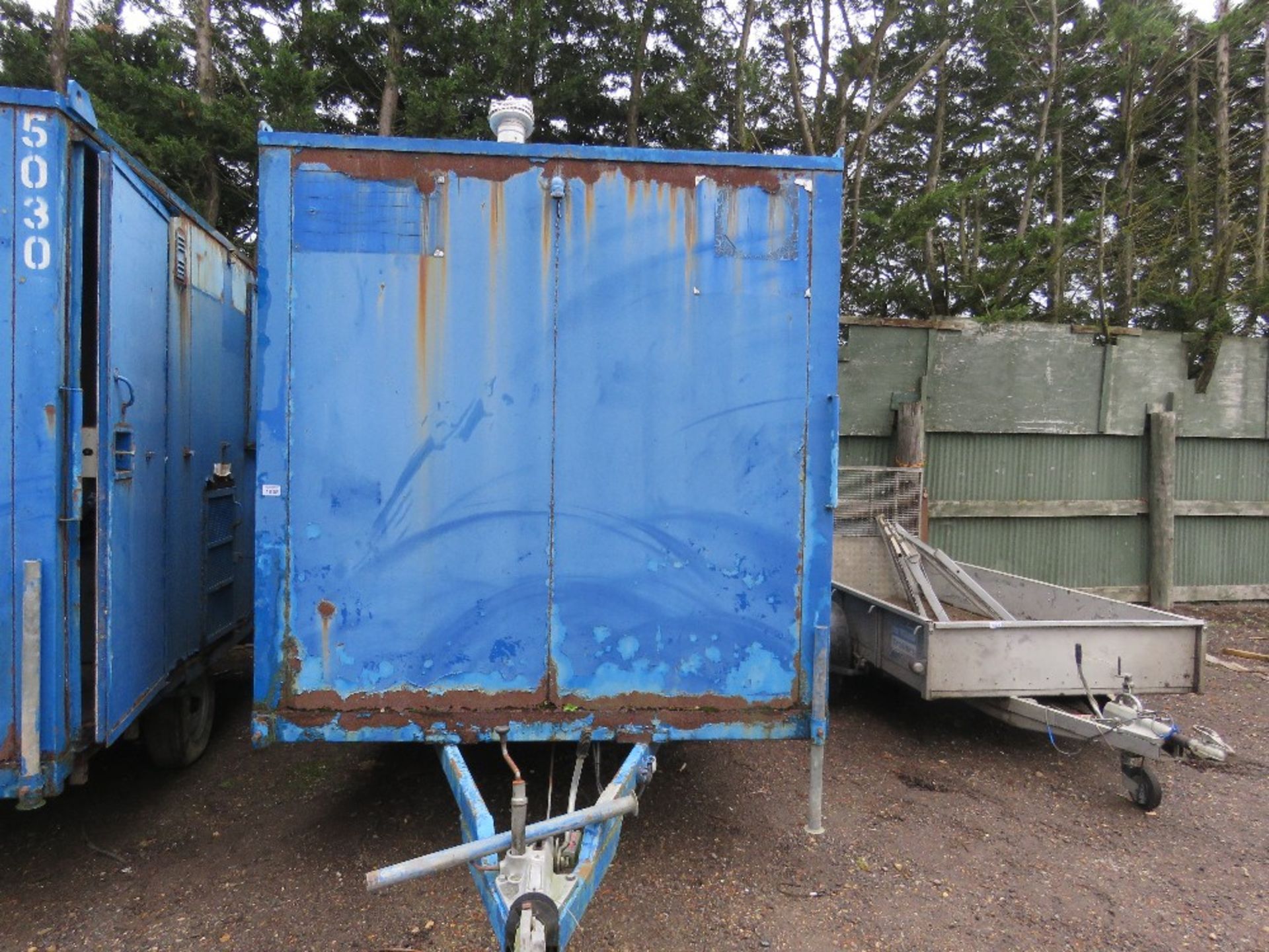 TOWED SINGLE AXLE WELFARE TRAILER WITH TOILET 12FT LENGTH APPROX.
