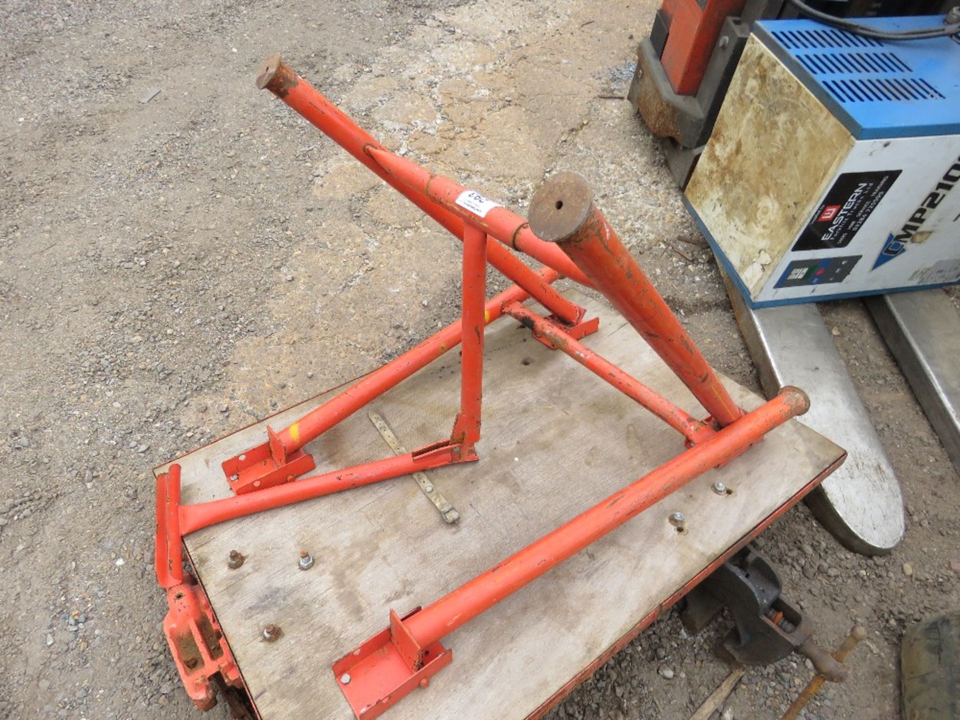 RIDGID PIPE VICE TABLE. SOURCED FROM SITE CLOSURE.