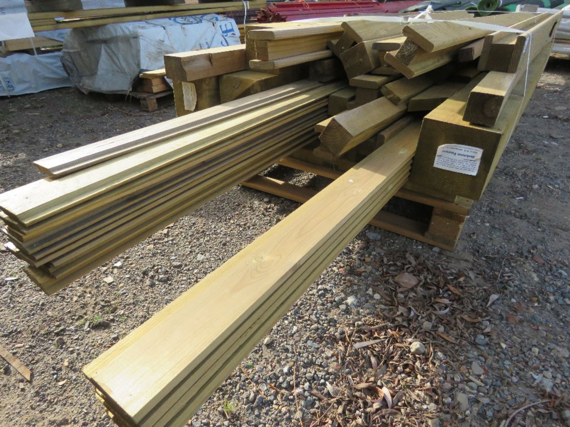 QUANTITY OF ASSORTED FENCING TIMBERS AND POSTS. - Image 2 of 7